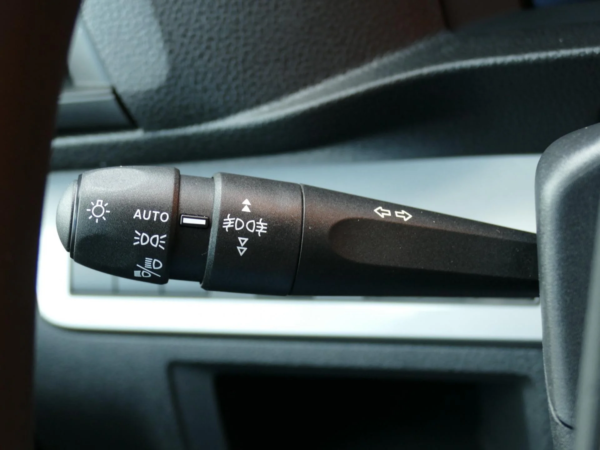 PEUGEOT EXPERT - Miniature 24 sur 32 - Cliquer pour voir cette photo