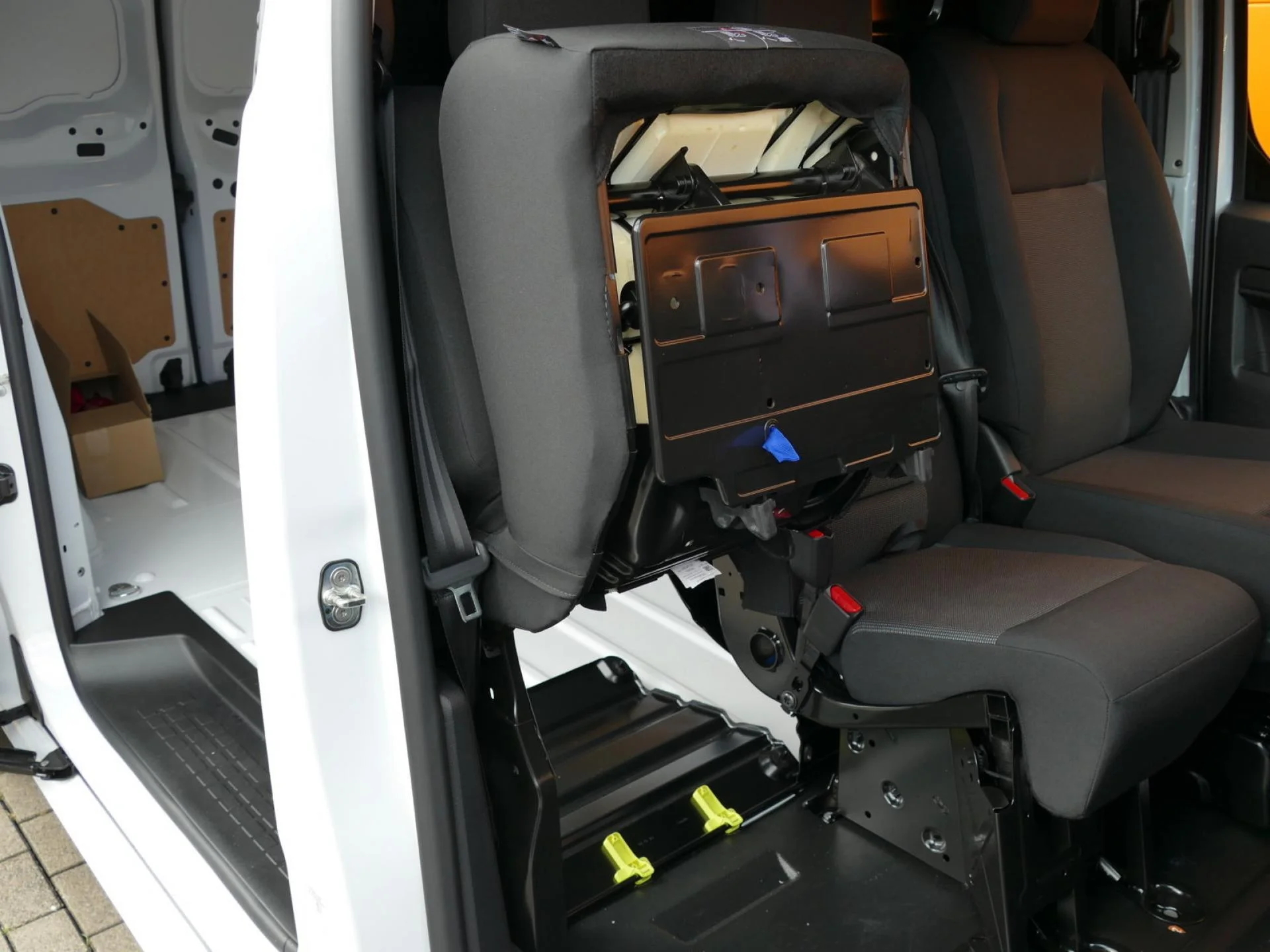 PEUGEOT EXPERT - Miniature 21 sur 32 - Cliquer pour voir cette photo