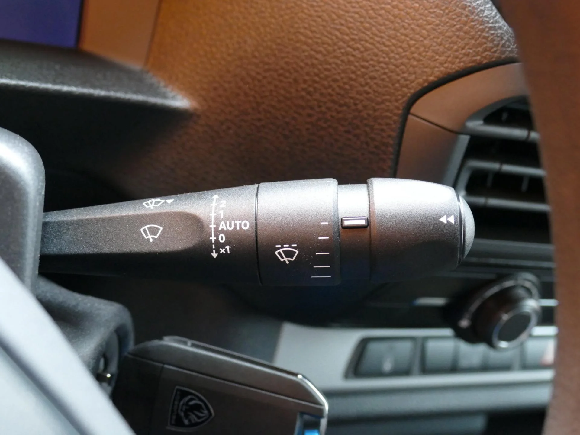 PEUGEOT EXPERT - Miniature 24 sur 32 - Cliquer pour voir cette photo