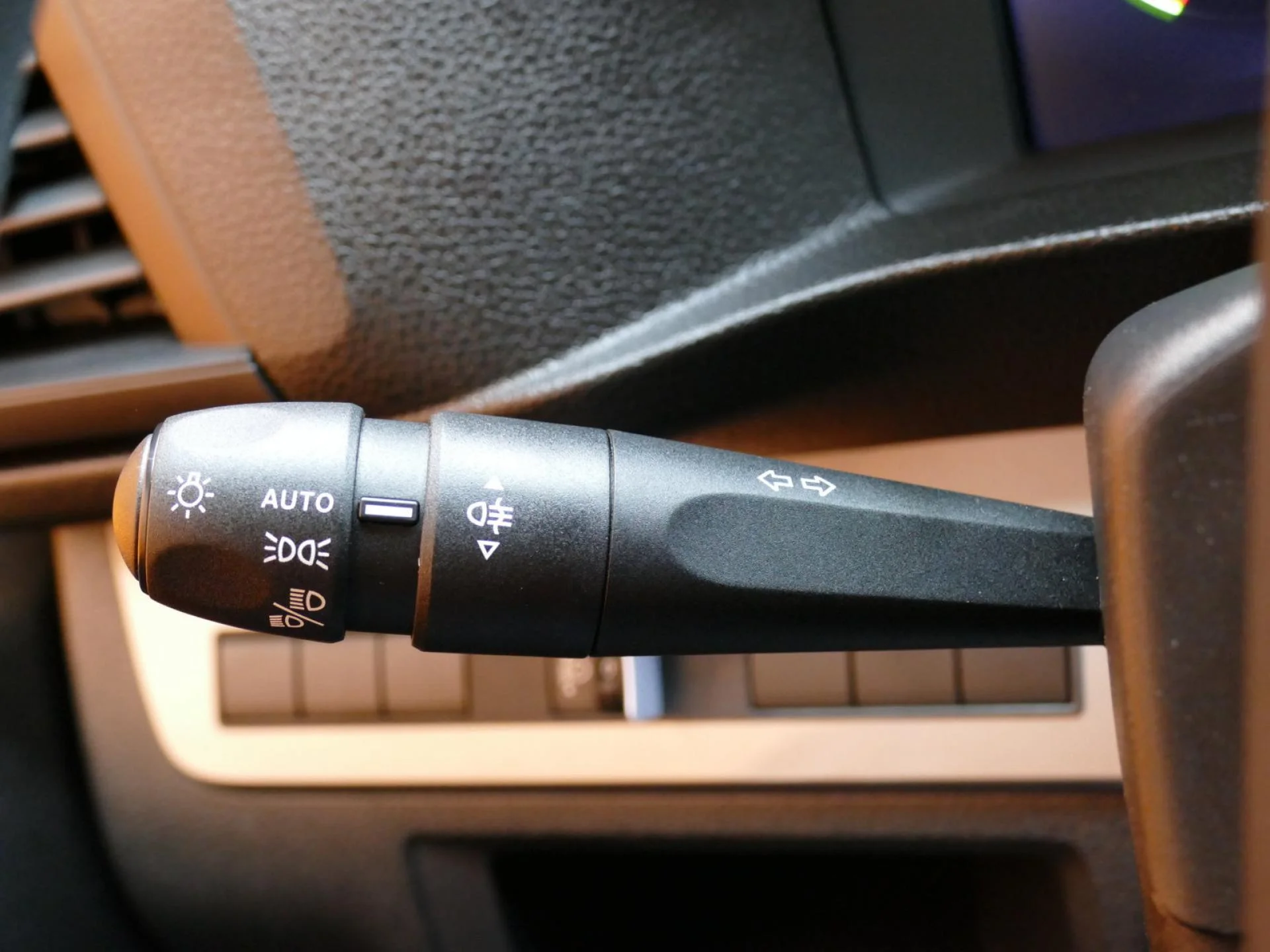 PEUGEOT EXPERT - Miniature 23 sur 32 - Cliquer pour voir cette photo