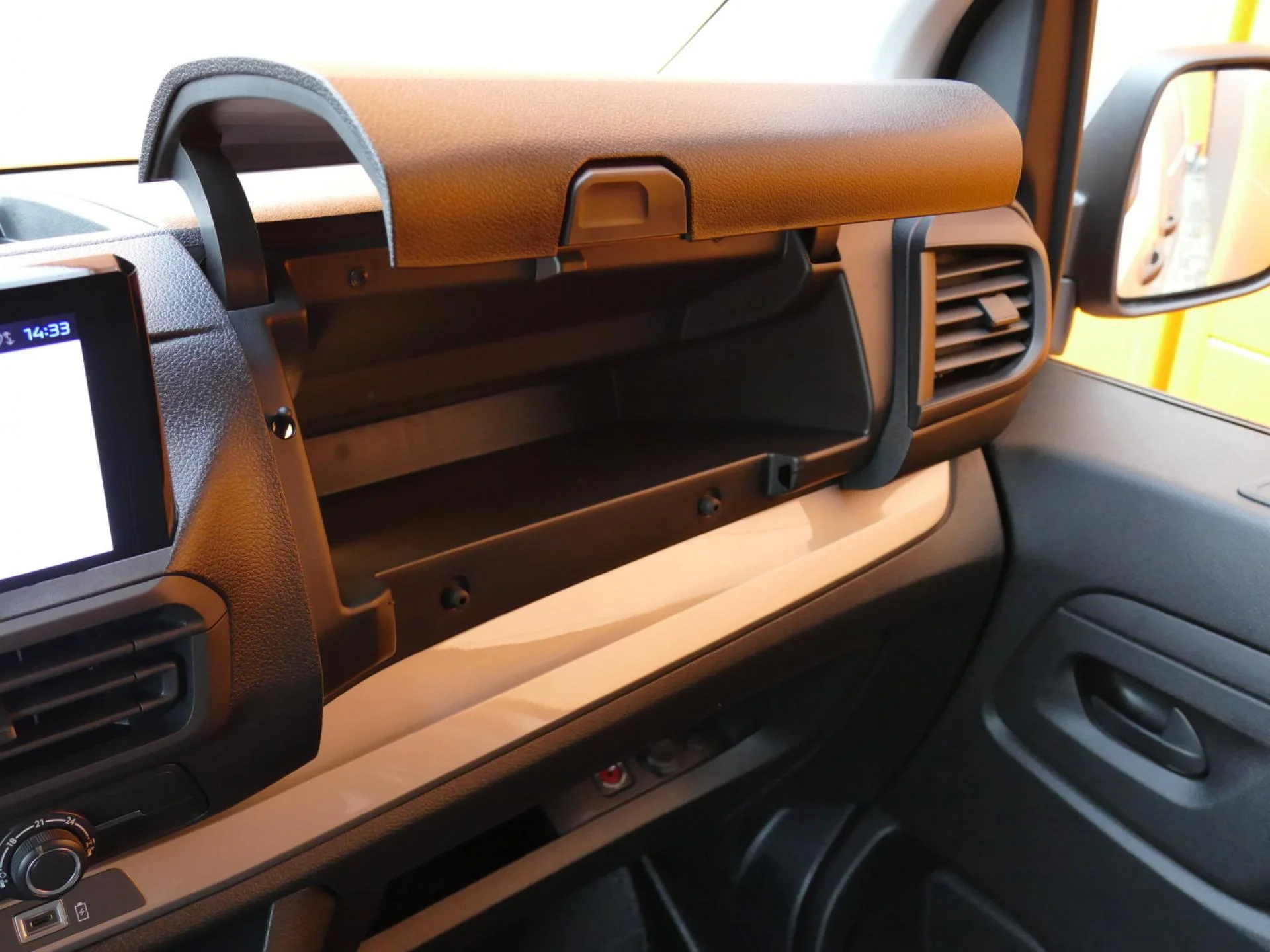 PEUGEOT EXPERT - Miniature 21 sur 33 - Cliquer pour voir cette photo