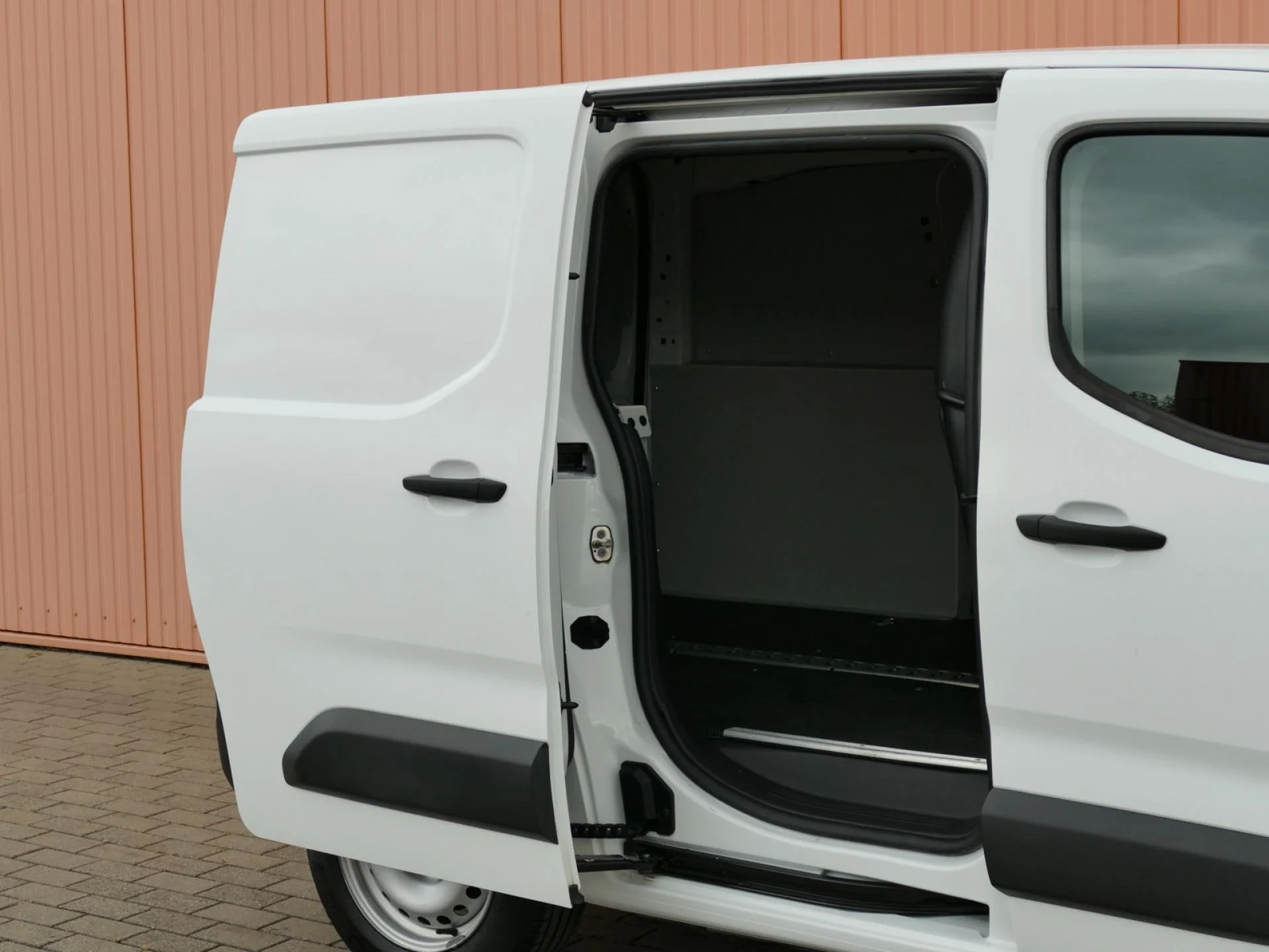 PEUGEOT PARTNER - Miniature 14 sur 32 - Cliquer pour voir cette photo