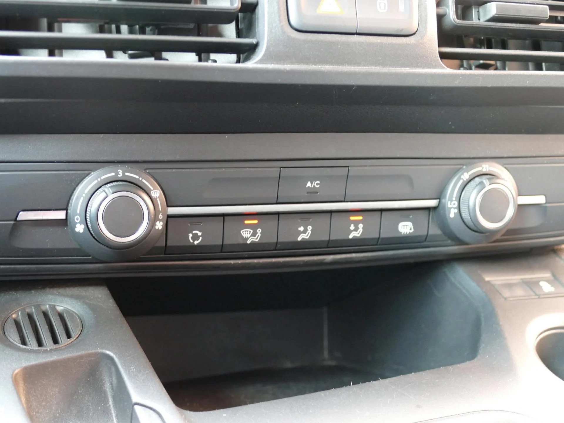 PEUGEOT PARTNER - Miniature 12 sur 32 - Cliquer pour voir cette photo