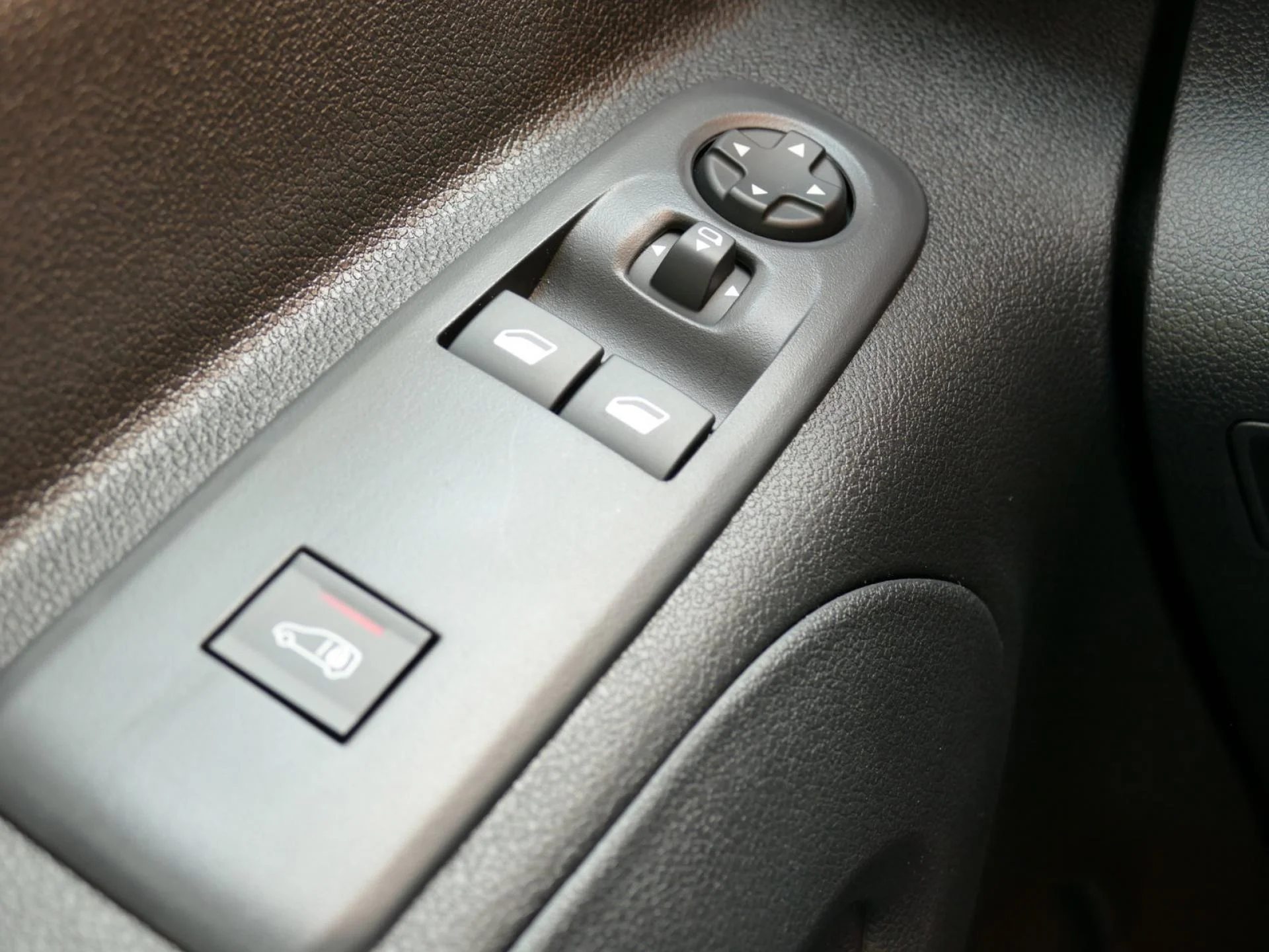 PEUGEOT PARTNER - Miniature 10 sur 14 - Cliquer pour voir cette photo