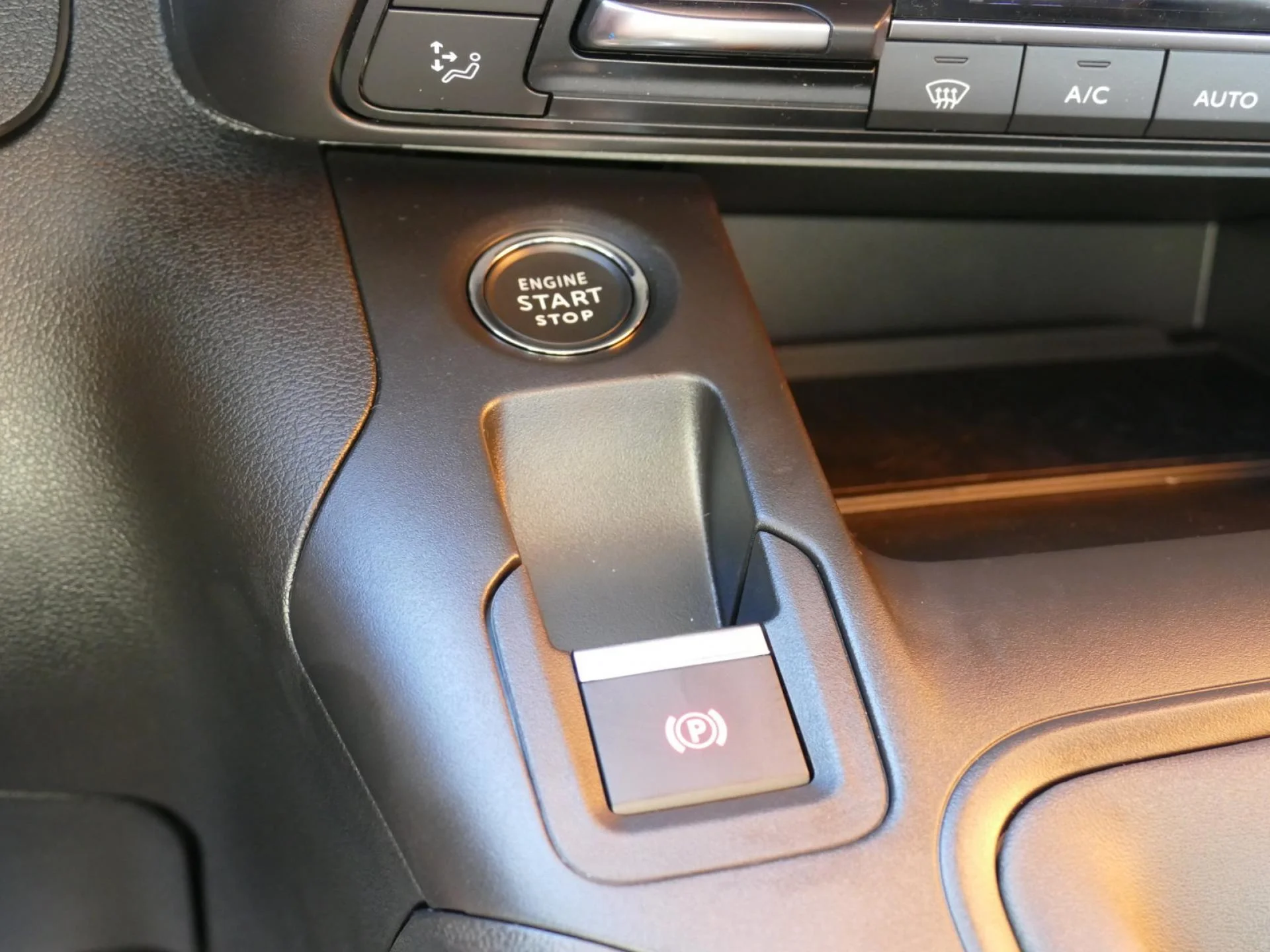 PEUGEOT PARTNER - Miniature 21 sur 34 - Cliquer pour voir cette photo