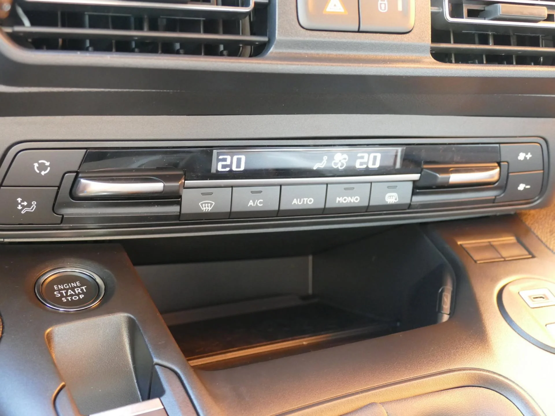 PEUGEOT PARTNER - Miniature 14 sur 34 - Cliquer pour voir cette photo