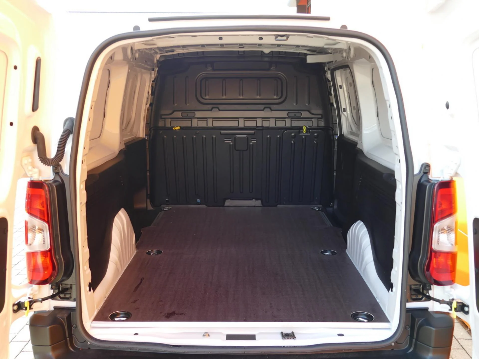 PEUGEOT PARTNER - Miniature 8 sur 34 - Cliquer pour voir cette photo