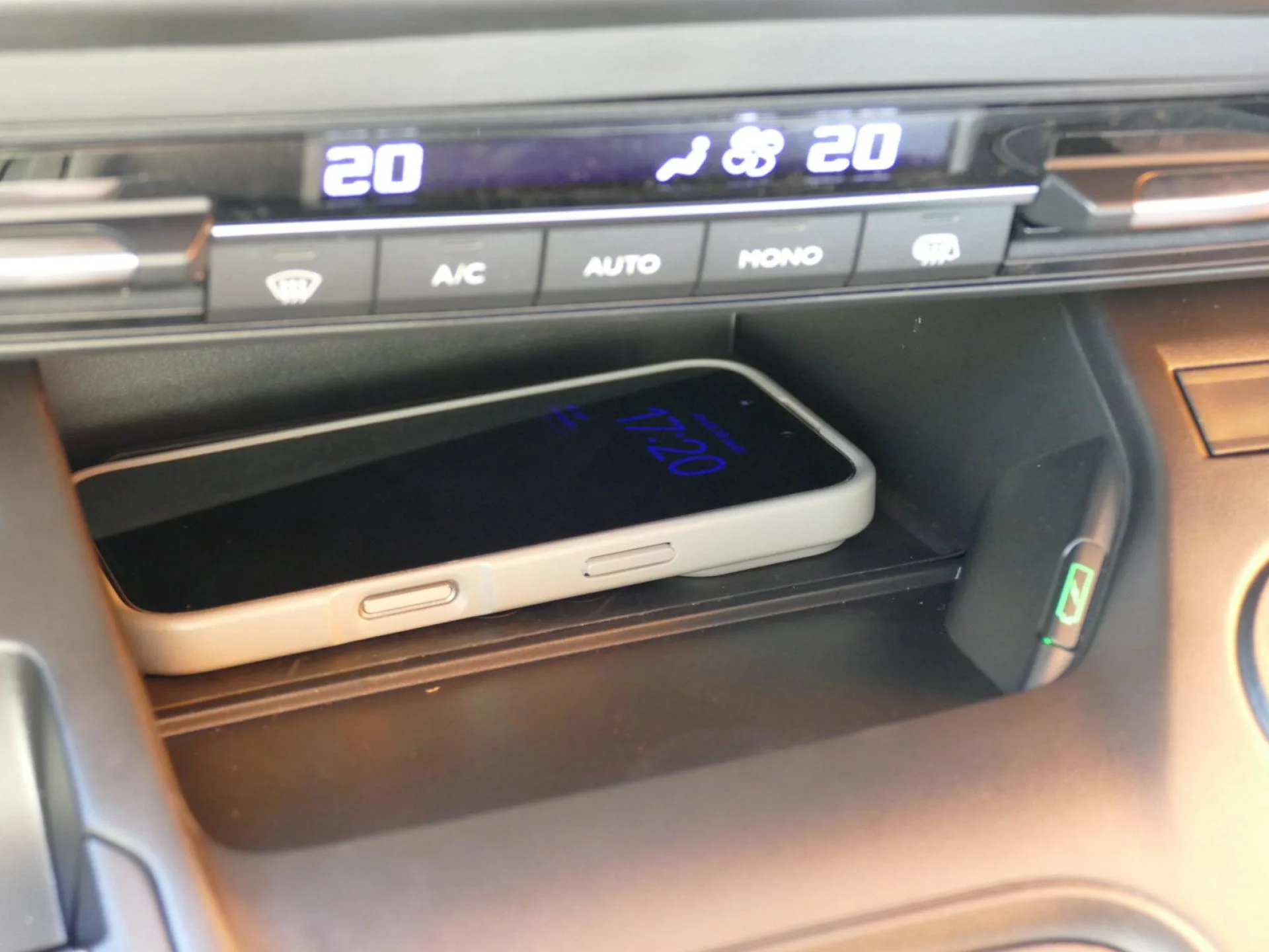 PEUGEOT PARTNER - Miniature 18 sur 34 - Cliquer pour voir cette photo