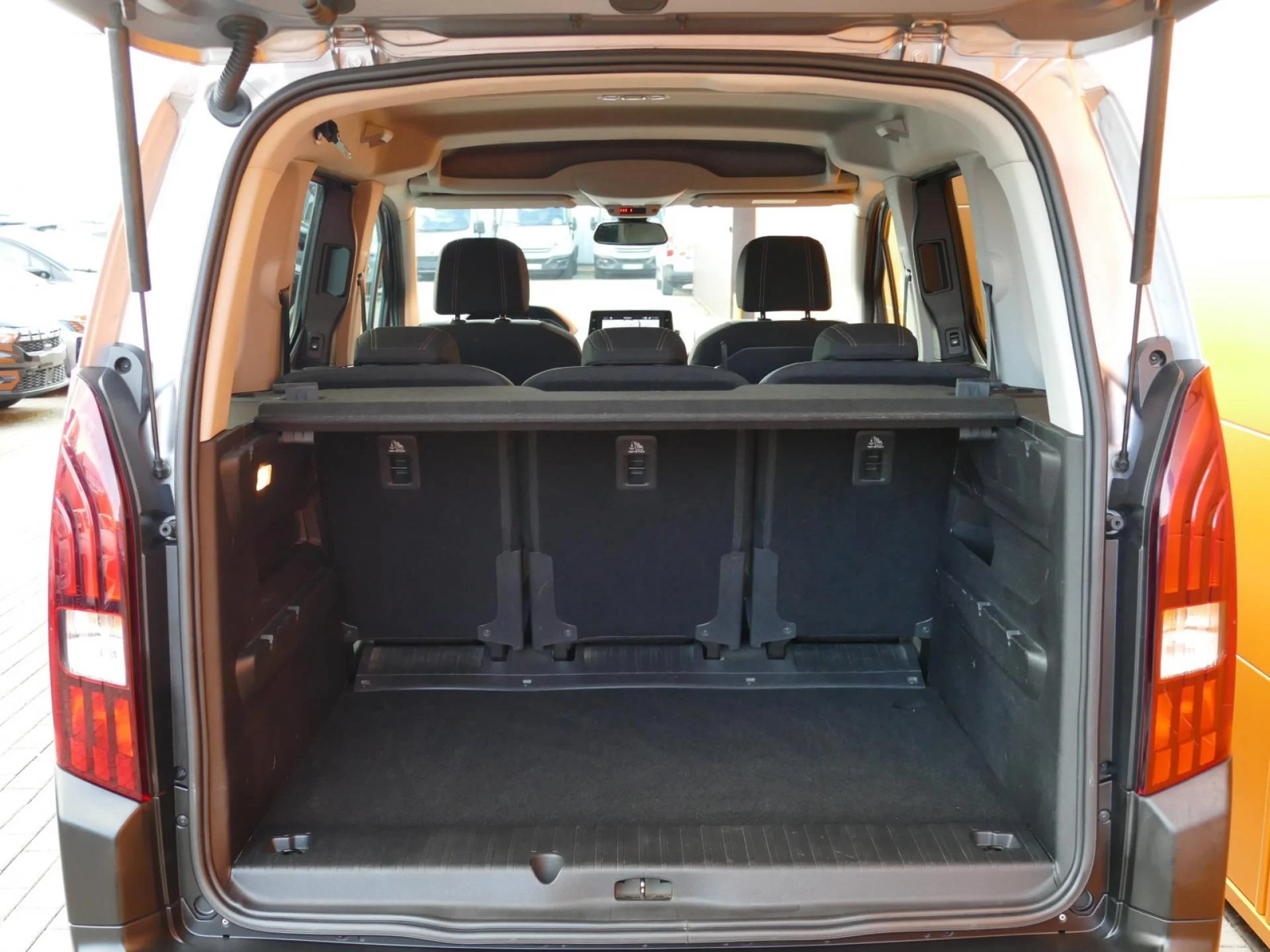 PEUGEOT RIFTER - Miniature 8 sur 36 - Cliquer pour voir cette photo