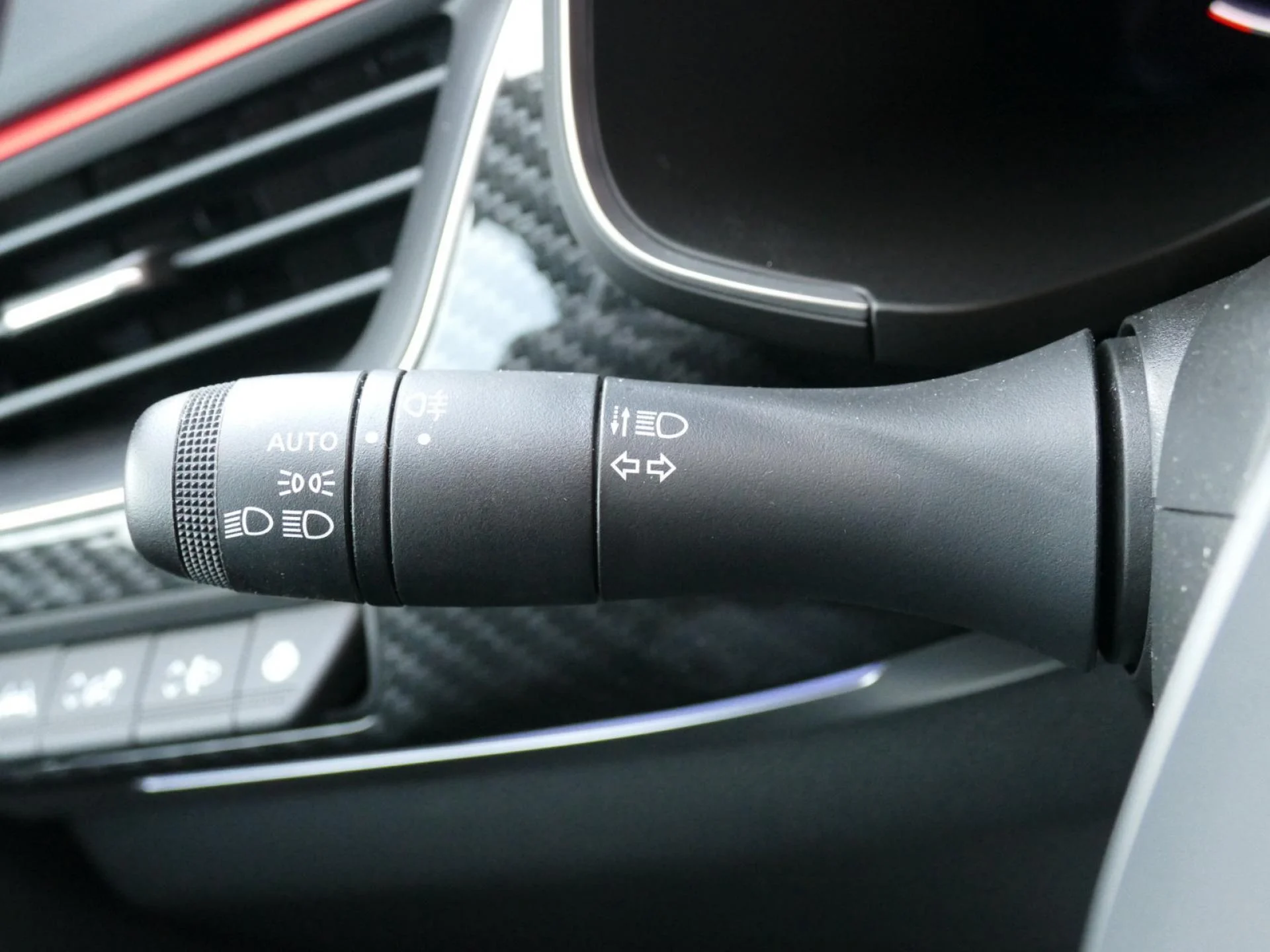 RENAULT ARKANA - Miniature 26 sur 34 - Cliquer pour voir cette photo