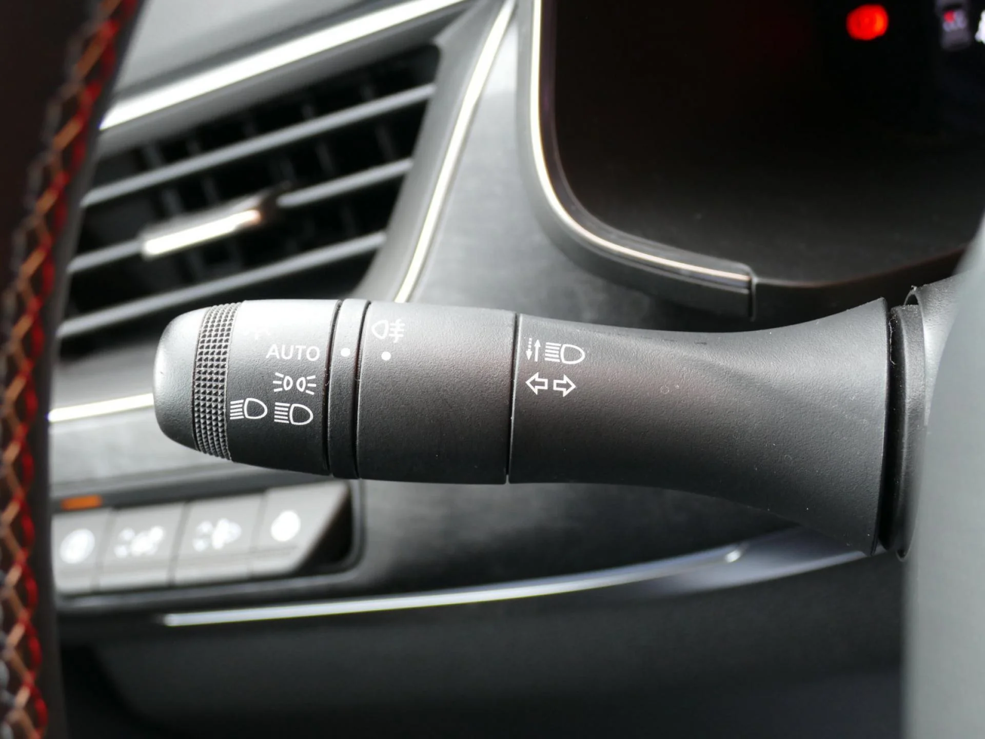 RENAULT ARKANA - Miniature 29 sur 37 - Cliquer pour voir cette photo