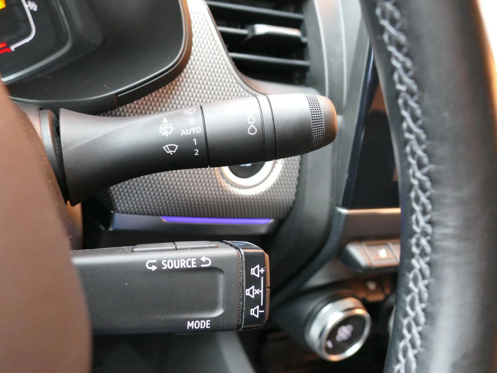 RENAULT ARKANA - Miniature 28 sur 36 - Cliquer pour voir cette photo