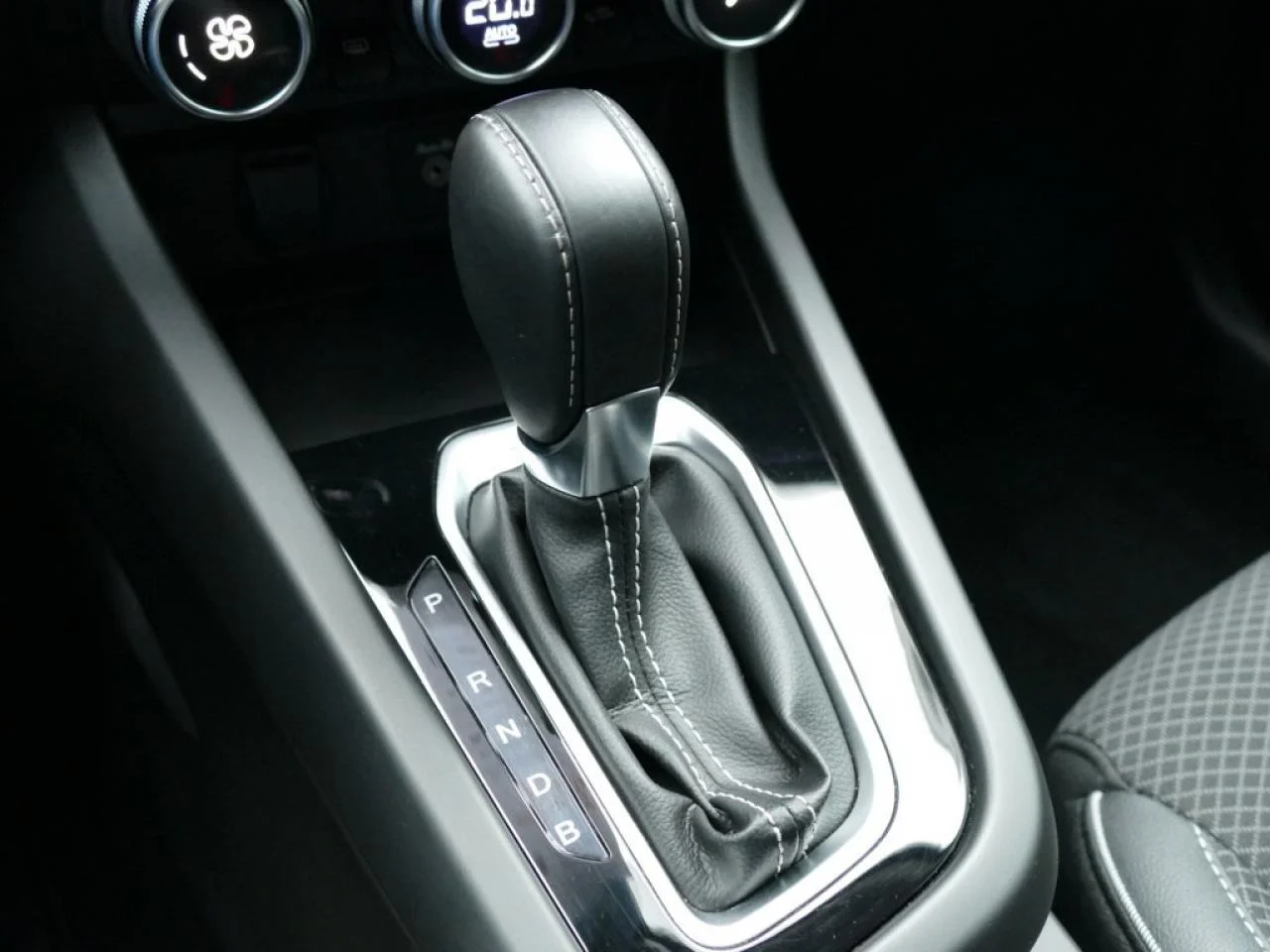 RENAULT ARKANA - Miniature 15 sur 26 - Cliquer pour voir cette photo