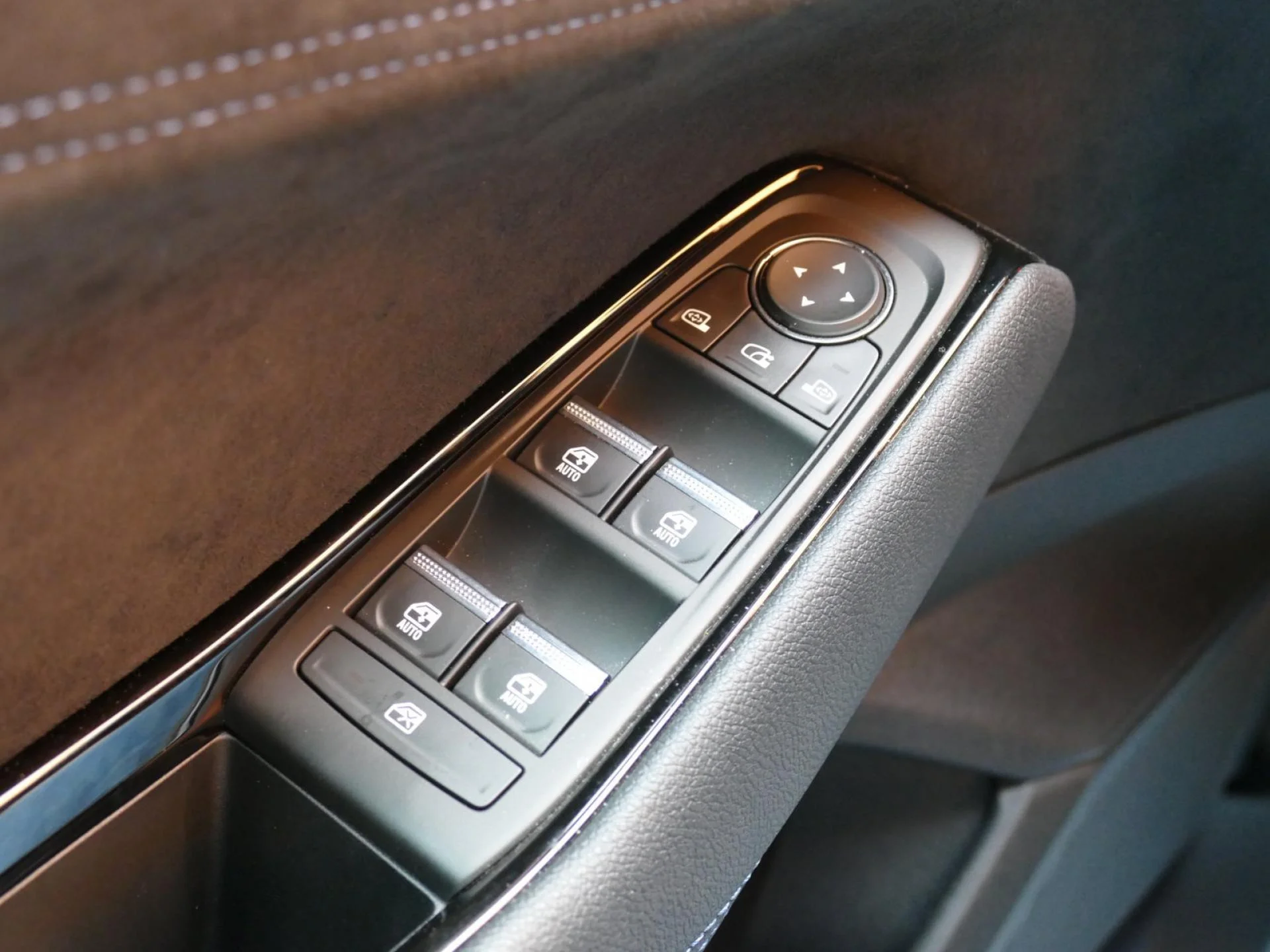 RENAULT AUSTRAL - Miniature 22 sur 32 - Cliquer pour voir cette photo