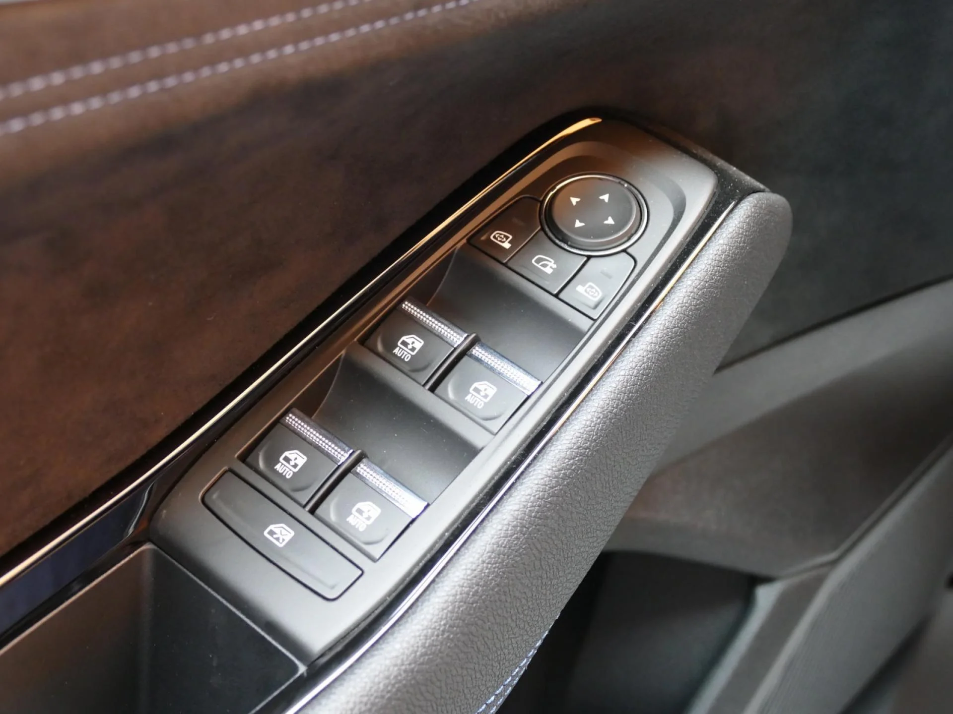 RENAULT AUSTRAL - Miniature 27 sur 36 - Cliquer pour voir cette photo