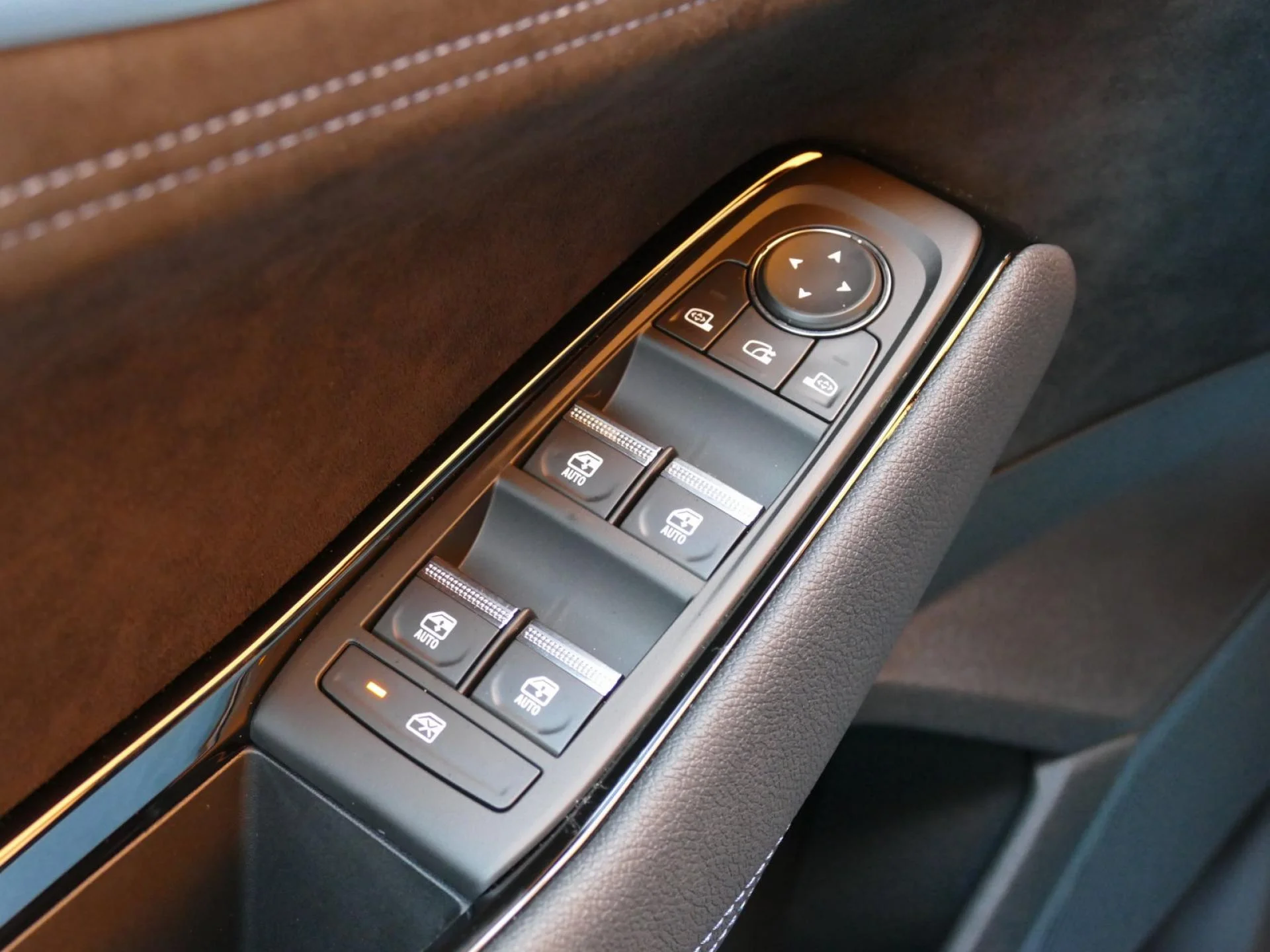 RENAULT AUSTRAL - Miniature 24 sur 33 - Cliquer pour voir cette photo