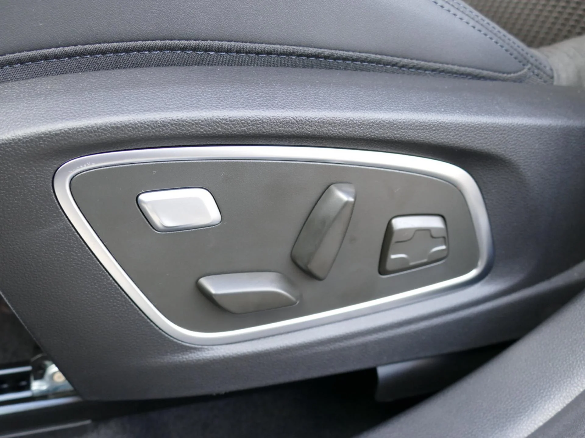 RENAULT AUSTRAL - Miniature 19 sur 33 - Cliquer pour voir cette photo