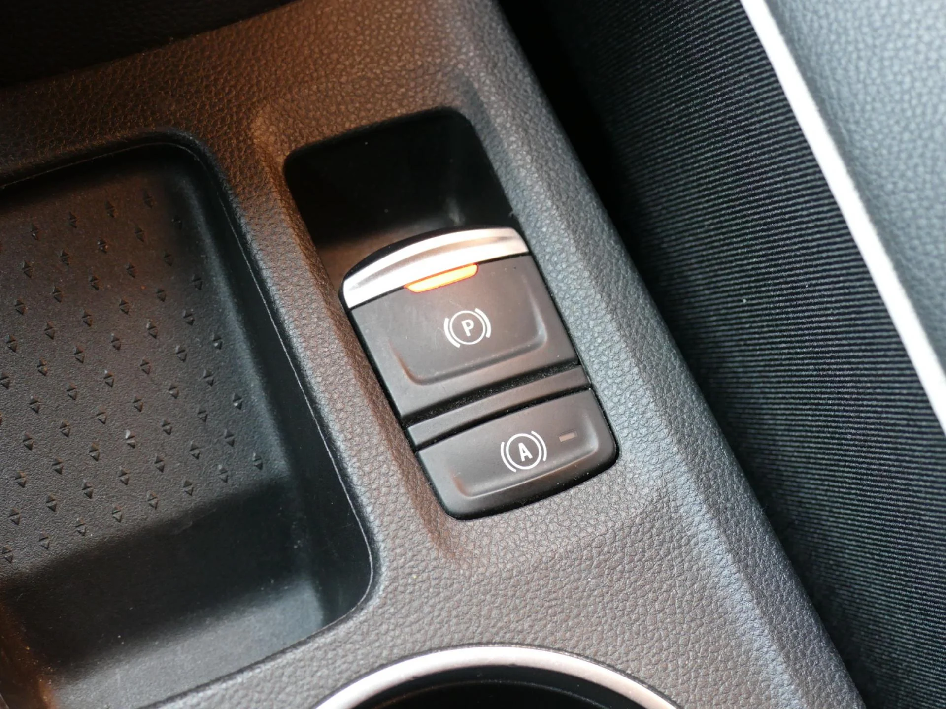 RENAULT CAPTUR - Miniature 22 sur 37 - Cliquer pour voir cette photo