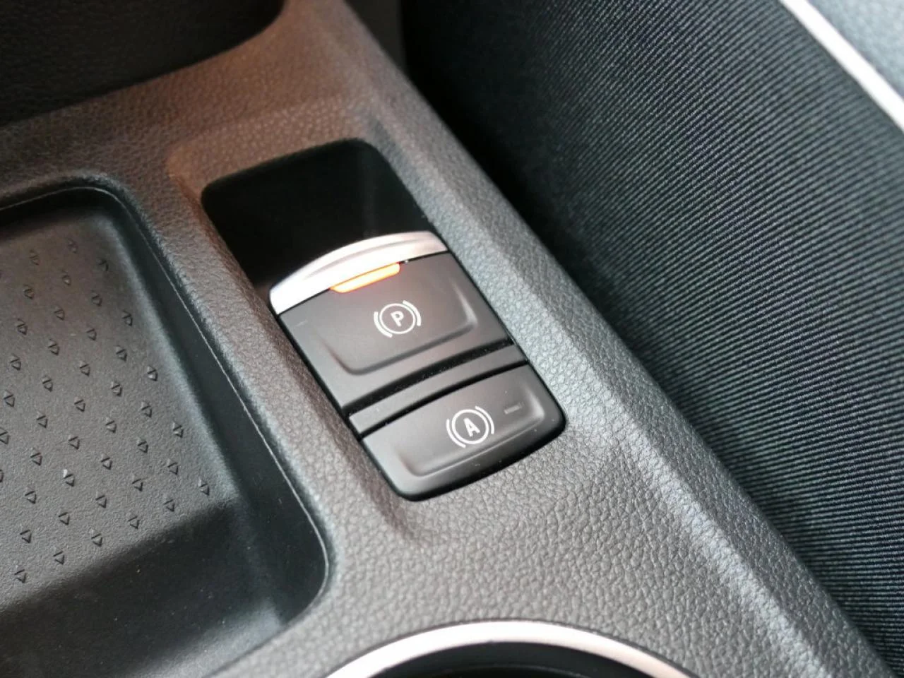 RENAULT CAPTUR - Miniature 10 sur 37 - Cliquer pour voir cette photo