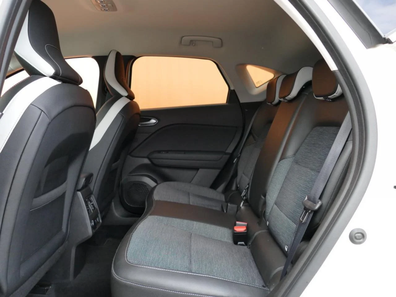 RENAULT CAPTUR - Miniature 26 sur 37 - Cliquer pour voir cette photo