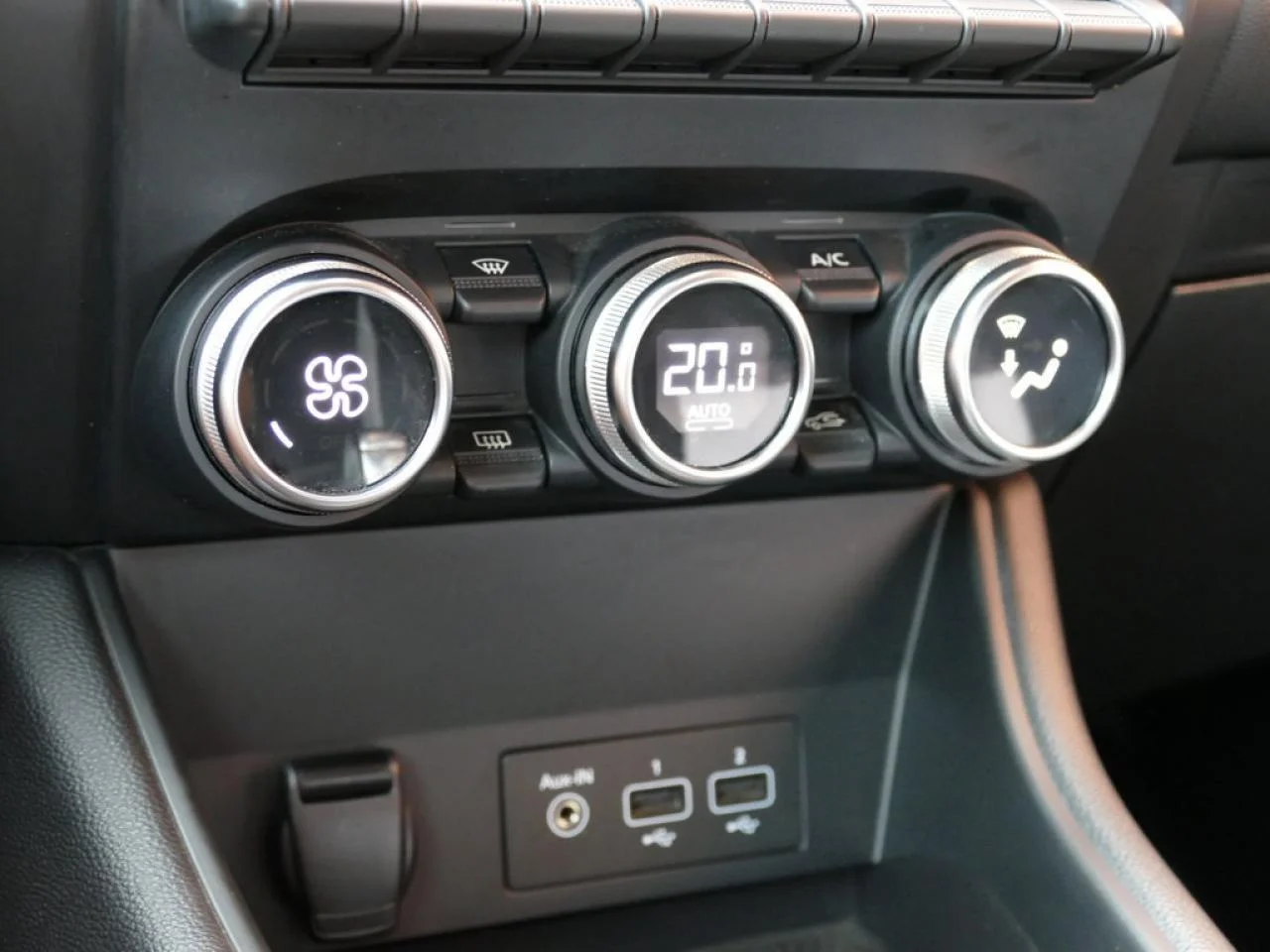 RENAULT CAPTUR - Miniature 11 sur 37 - Cliquer pour voir cette photo