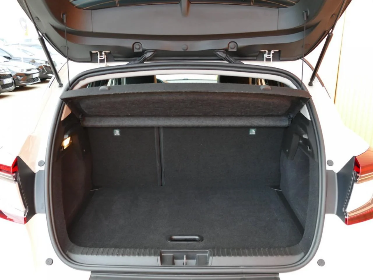 RENAULT CAPTUR - Miniature 25 sur 37 - Cliquer pour voir cette photo