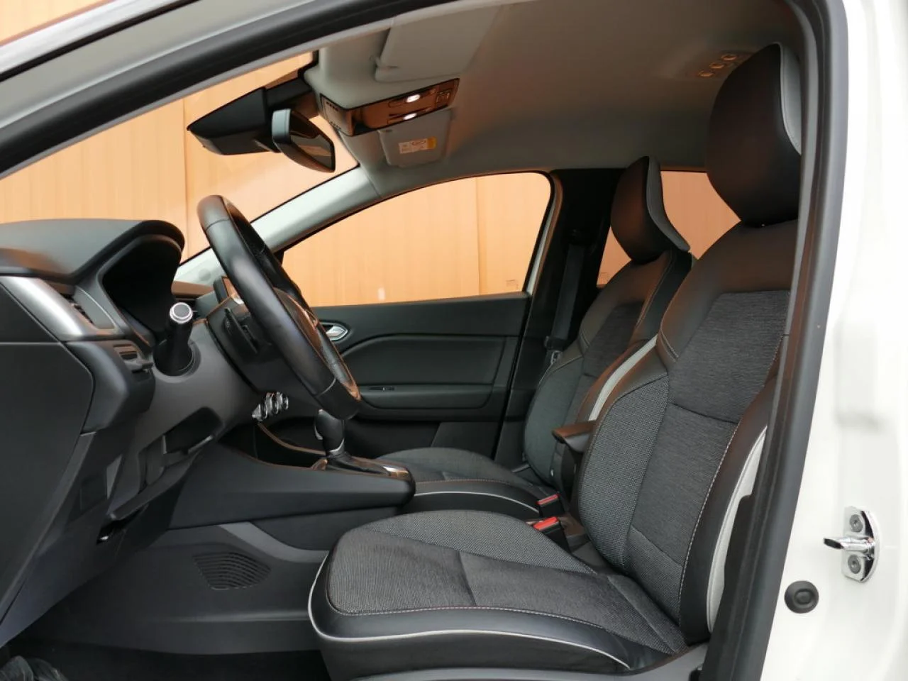 RENAULT CAPTUR - Miniature 23 sur 37 - Cliquer pour voir cette photo