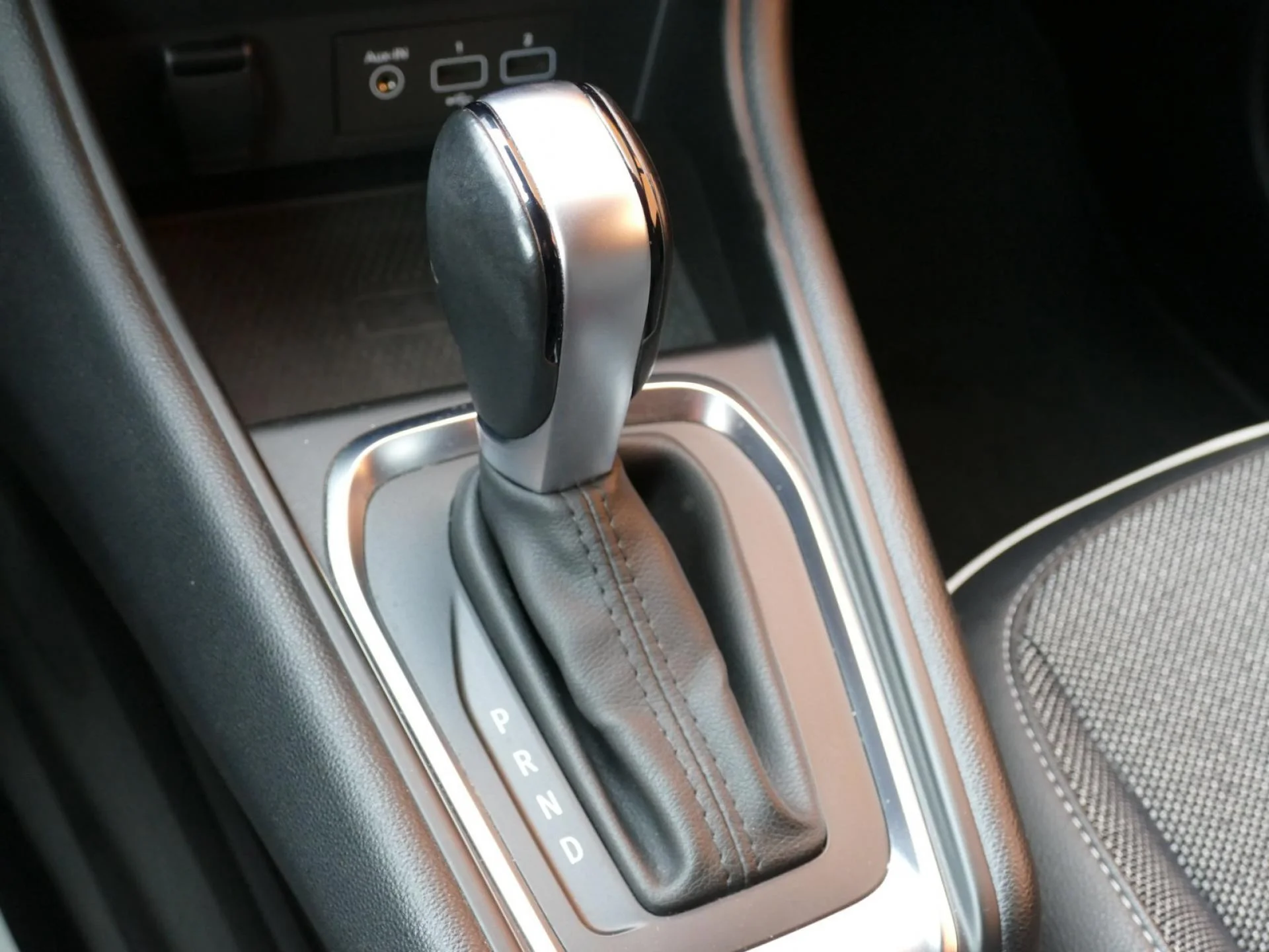 RENAULT CAPTUR - Miniature 21 sur 37 - Cliquer pour voir cette photo