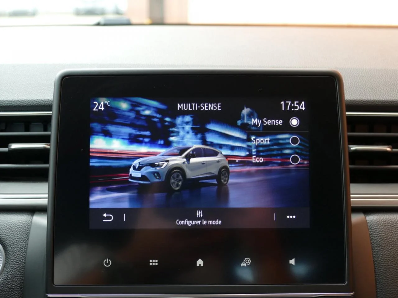 RENAULT CAPTUR - Miniature 17 sur 37 - Cliquer pour voir cette photo