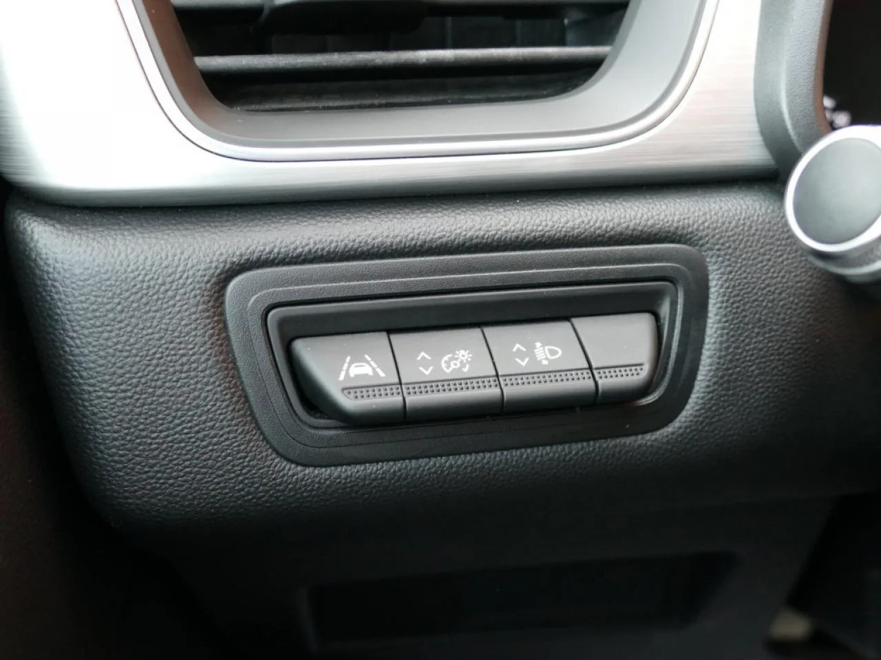 RENAULT CAPTUR - Miniature 24 sur 37 - Cliquer pour voir cette photo