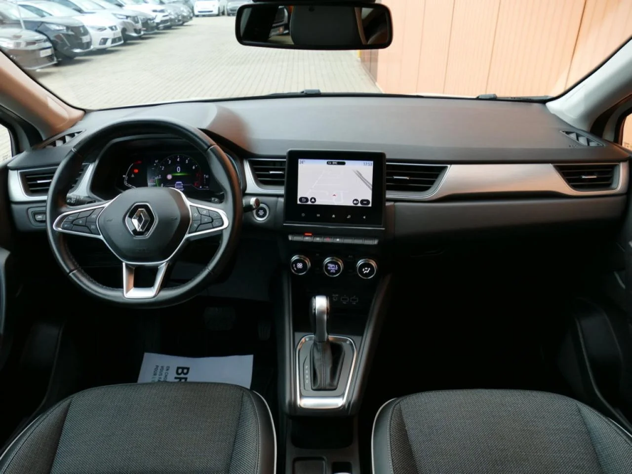 RENAULT CAPTUR - Miniature 16 sur 37 - Cliquer pour voir cette photo