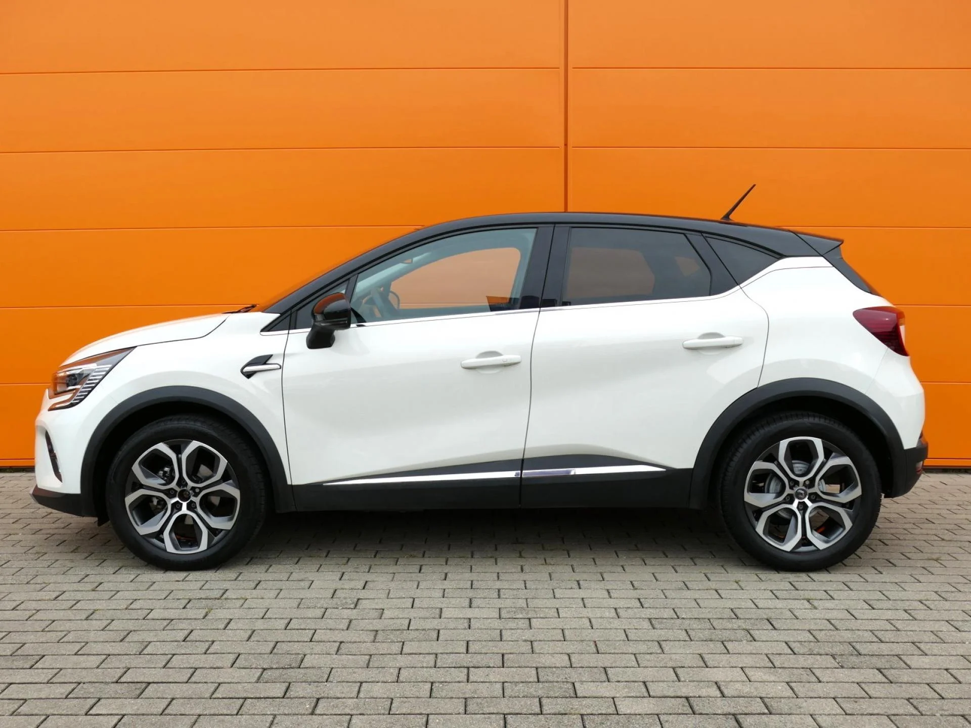 RENAULT CAPTUR - Miniature 3 sur 37 - Cliquer pour voir cette photo