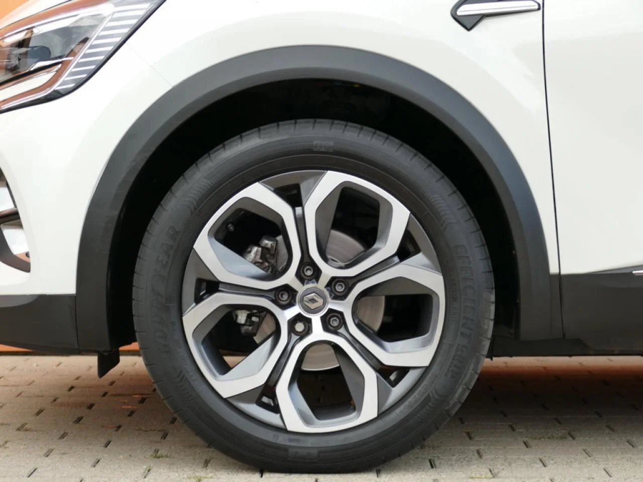 RENAULT CAPTUR - Miniature 28 sur 37 - Cliquer pour voir cette photo