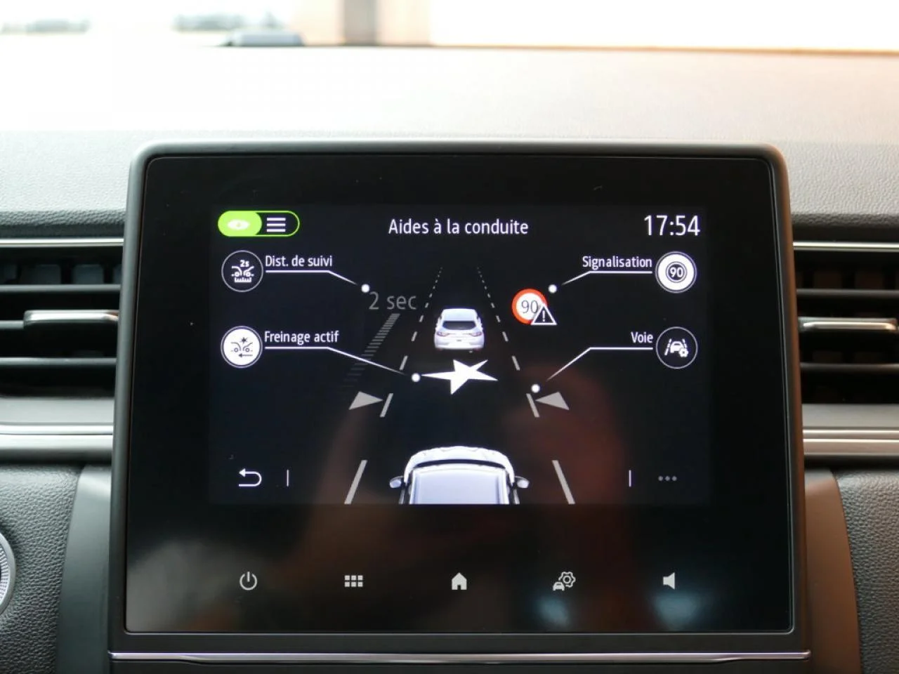 RENAULT CAPTUR - Miniature 13 sur 37 - Cliquer pour voir cette photo