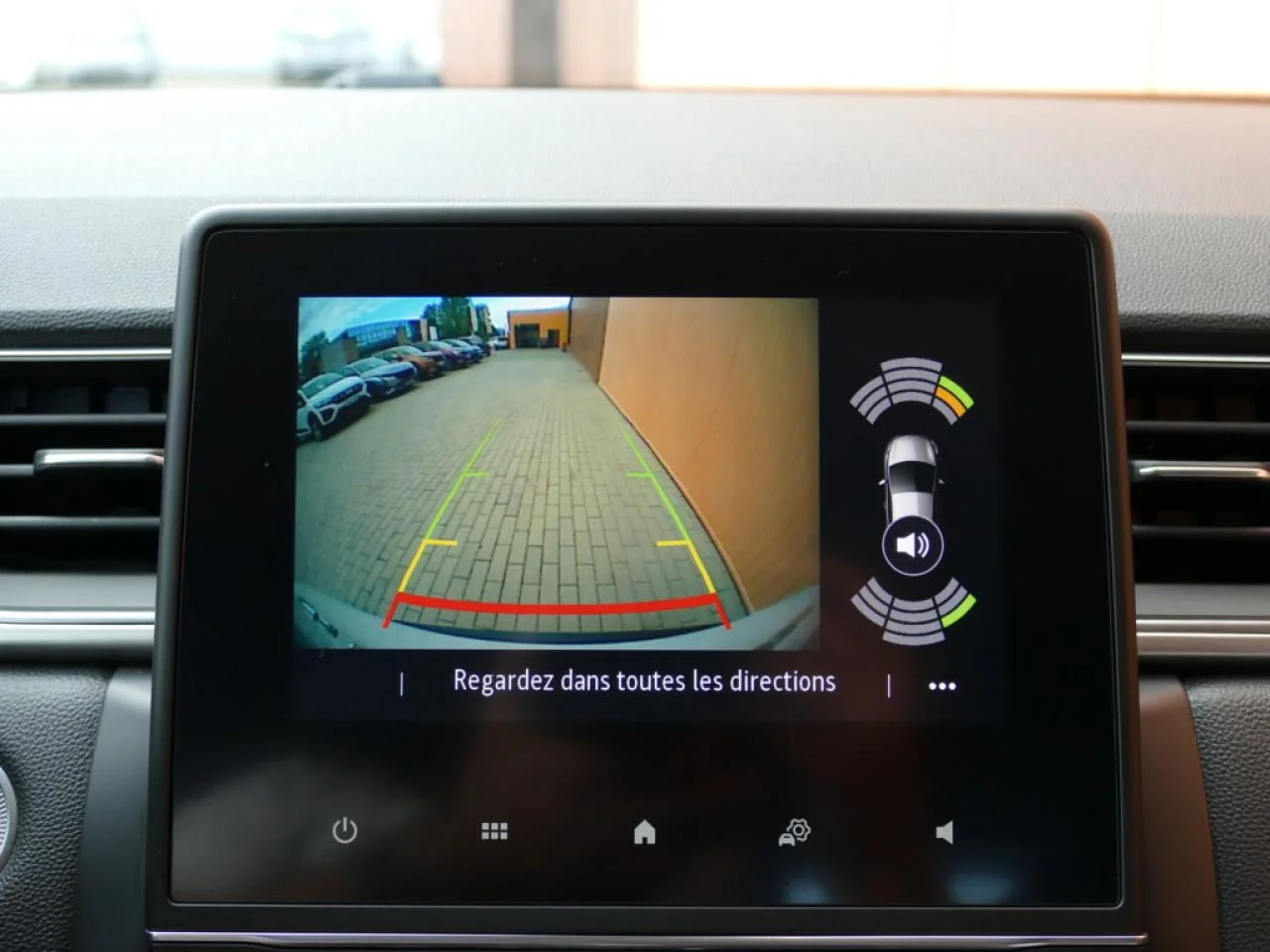 RENAULT CAPTUR - Miniature 12 sur 37 - Cliquer pour voir cette photo