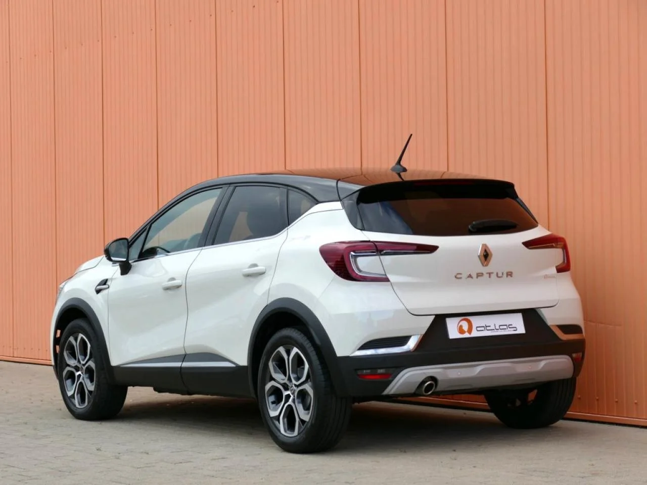 RENAULT CAPTUR - Miniature 32 sur 37 - Cliquer pour voir cette photo