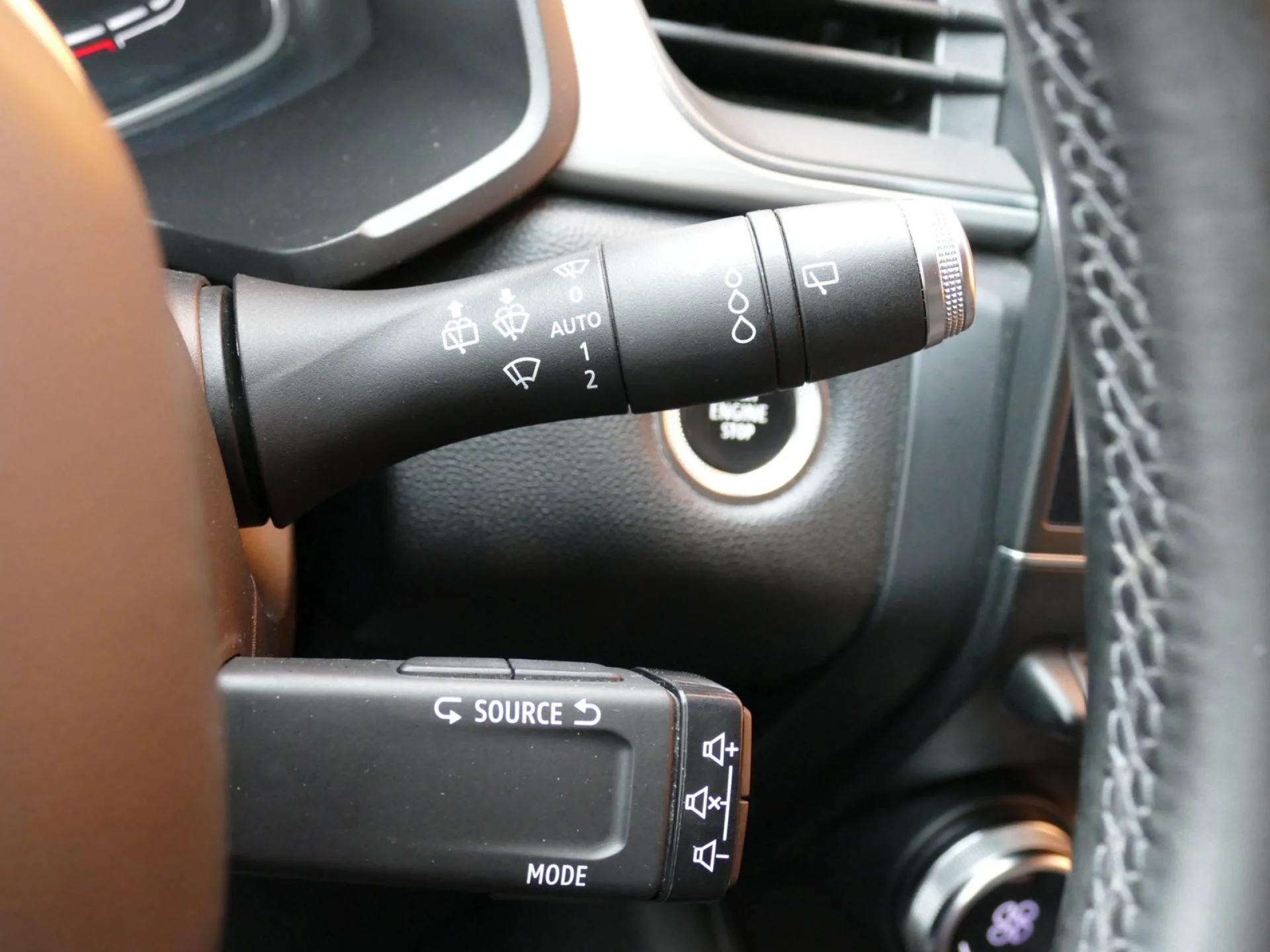 RENAULT CAPTUR - Miniature 30 sur 37 - Cliquer pour voir cette photo