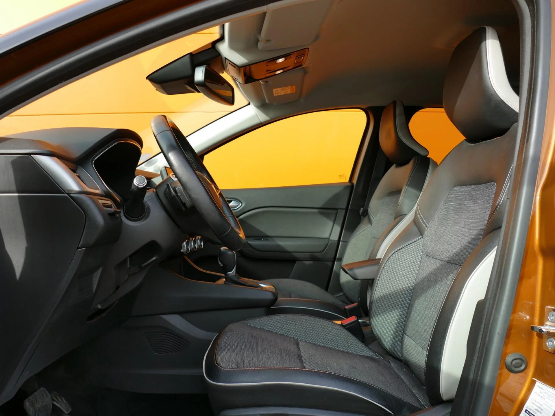 RENAULT CAPTUR - Miniature 6 sur 36 - Cliquer pour voir cette photo