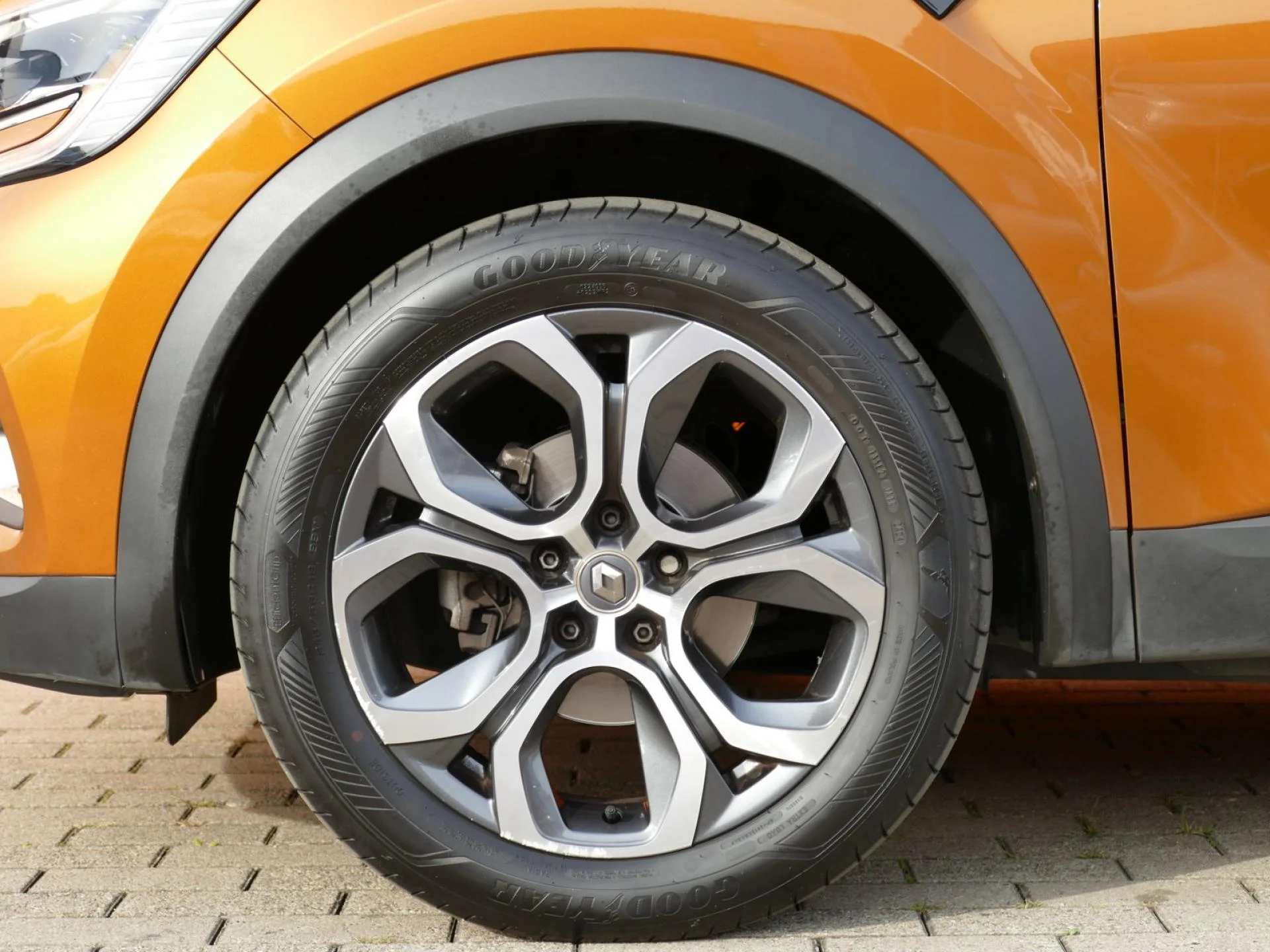 RENAULT CAPTUR - Miniature 35 sur 36 - Cliquer pour voir cette photo