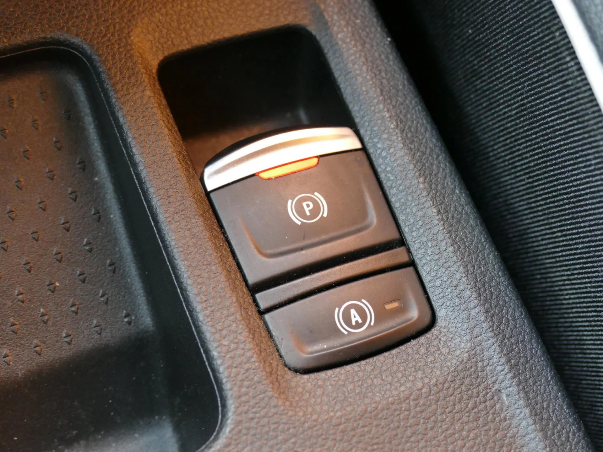 RENAULT CAPTUR - Miniature 18 sur 36 - Cliquer pour voir cette photo