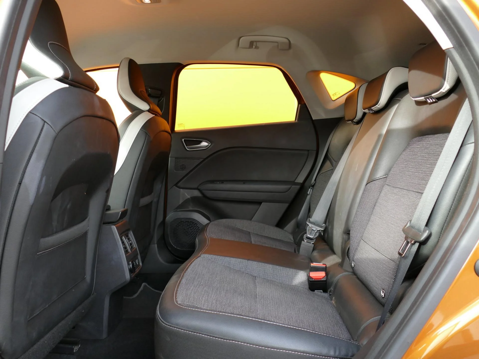 RENAULT CAPTUR - Miniature 7 sur 36 - Cliquer pour voir cette photo