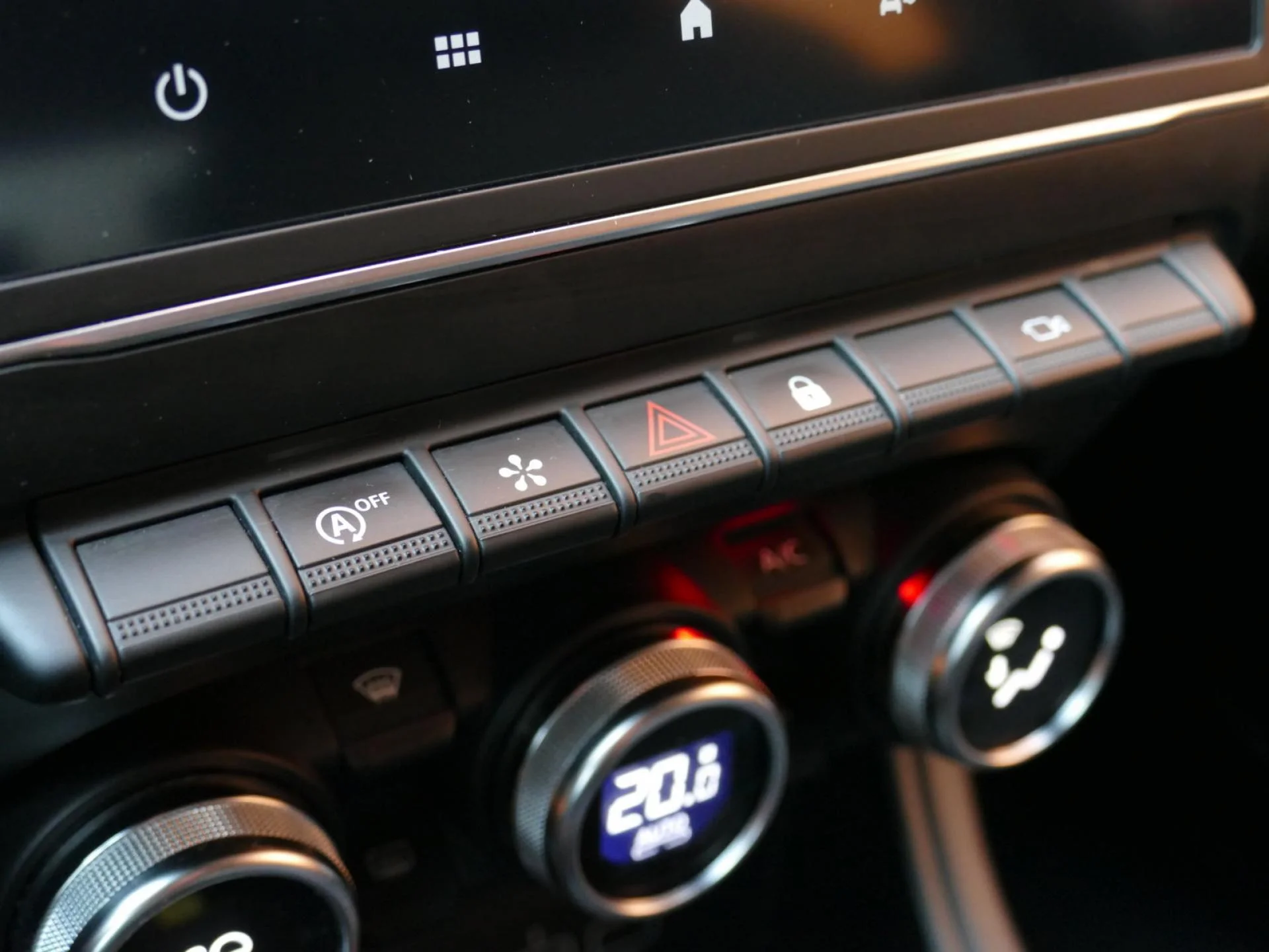 RENAULT CAPTUR - Miniature 19 sur 35 - Cliquer pour voir cette photo