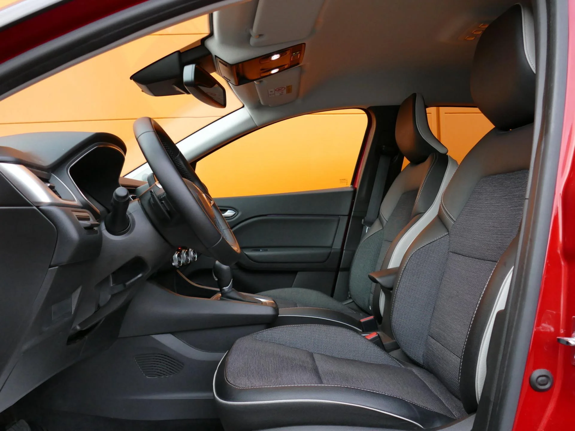 RENAULT CAPTUR - Miniature 6 sur 35 - Cliquer pour voir cette photo