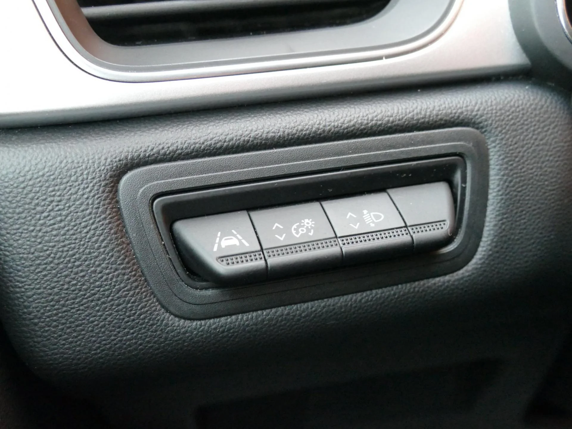 RENAULT CAPTUR - Miniature 21 sur 35 - Cliquer pour voir cette photo