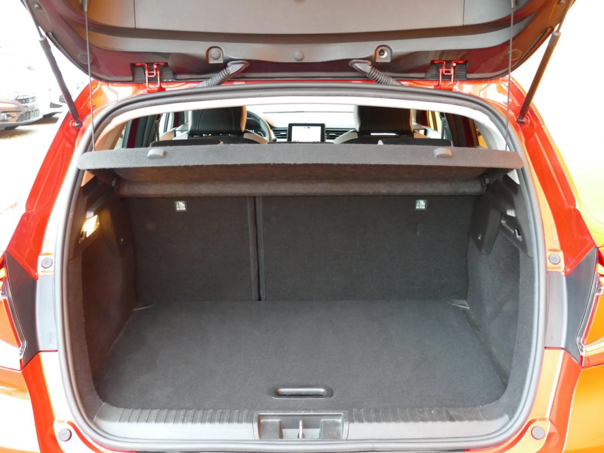 RENAULT CAPTUR - Miniature 8 sur 35 - Cliquer pour voir cette photo