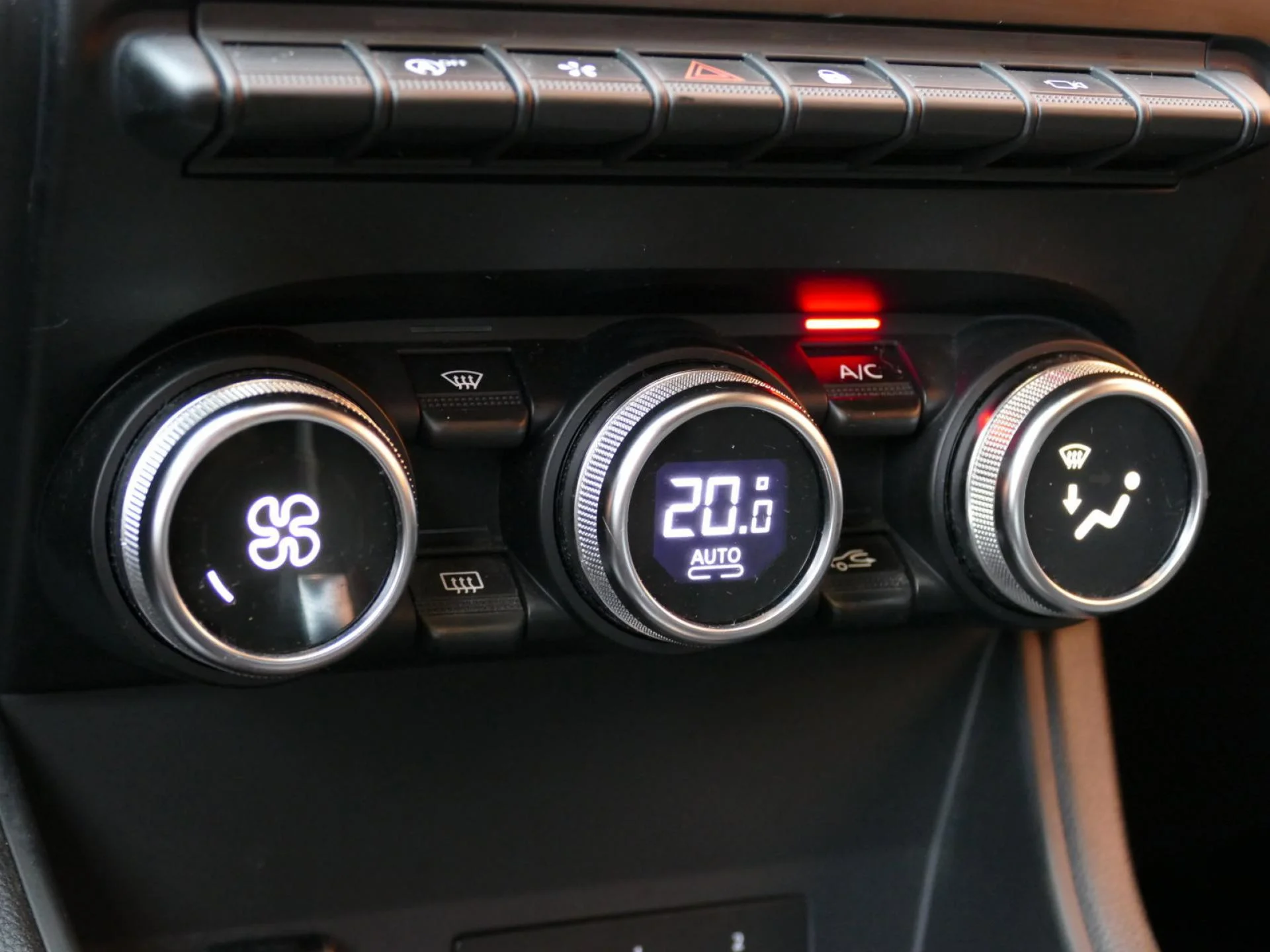 RENAULT CAPTUR - Miniature 15 sur 35 - Cliquer pour voir cette photo