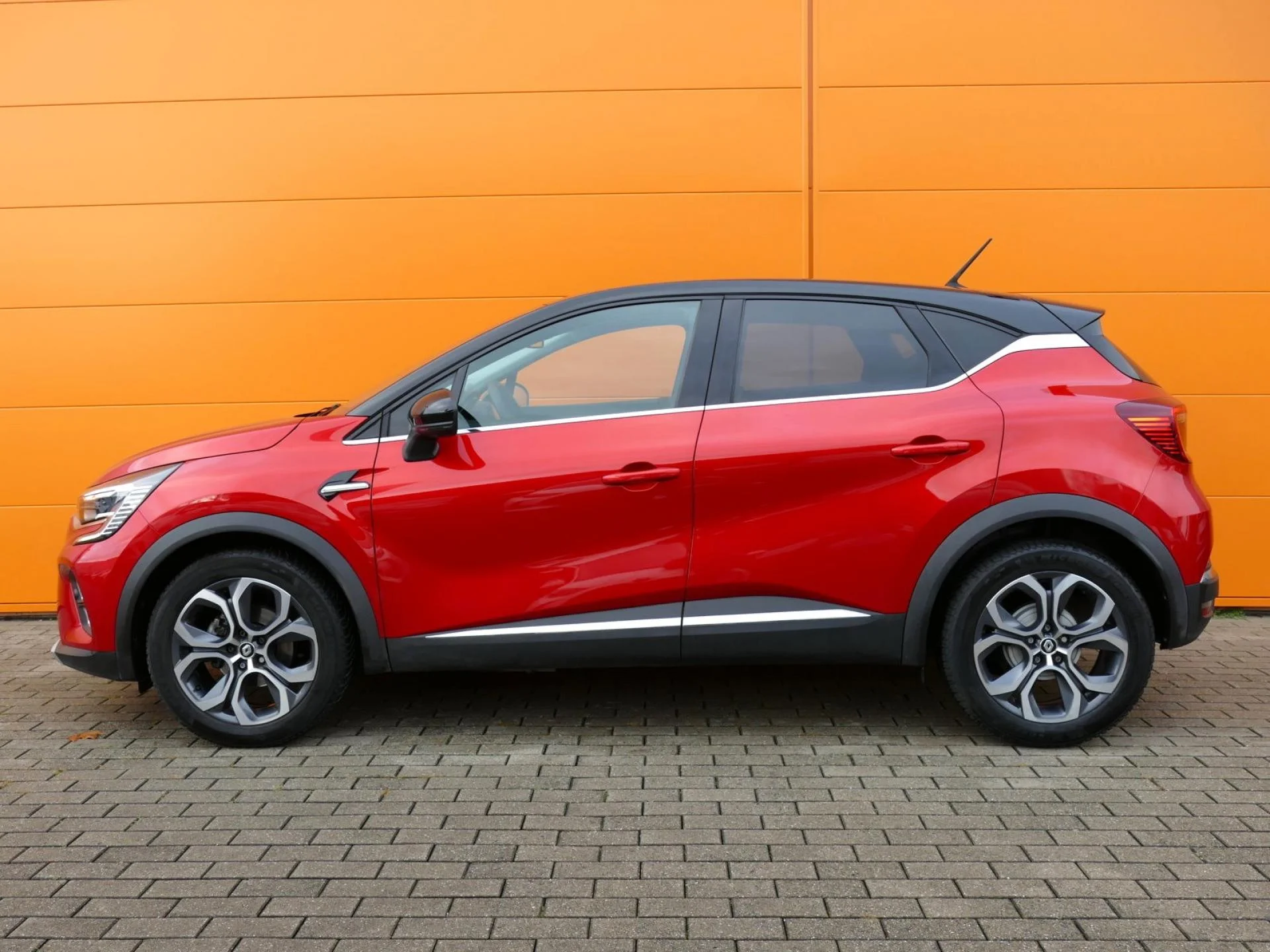 RENAULT CAPTUR - Miniature 3 sur 35 - Cliquer pour voir cette photo