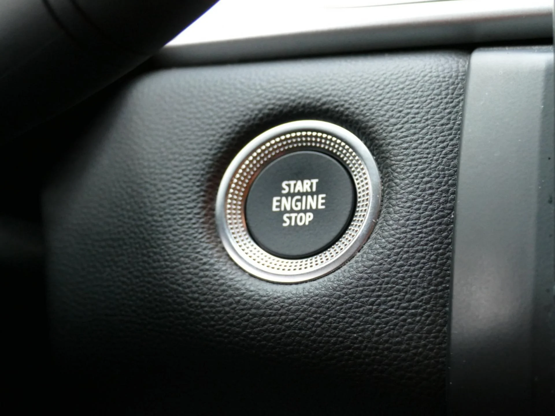 RENAULT CAPTUR - Miniature 23 sur 35 - Cliquer pour voir cette photo