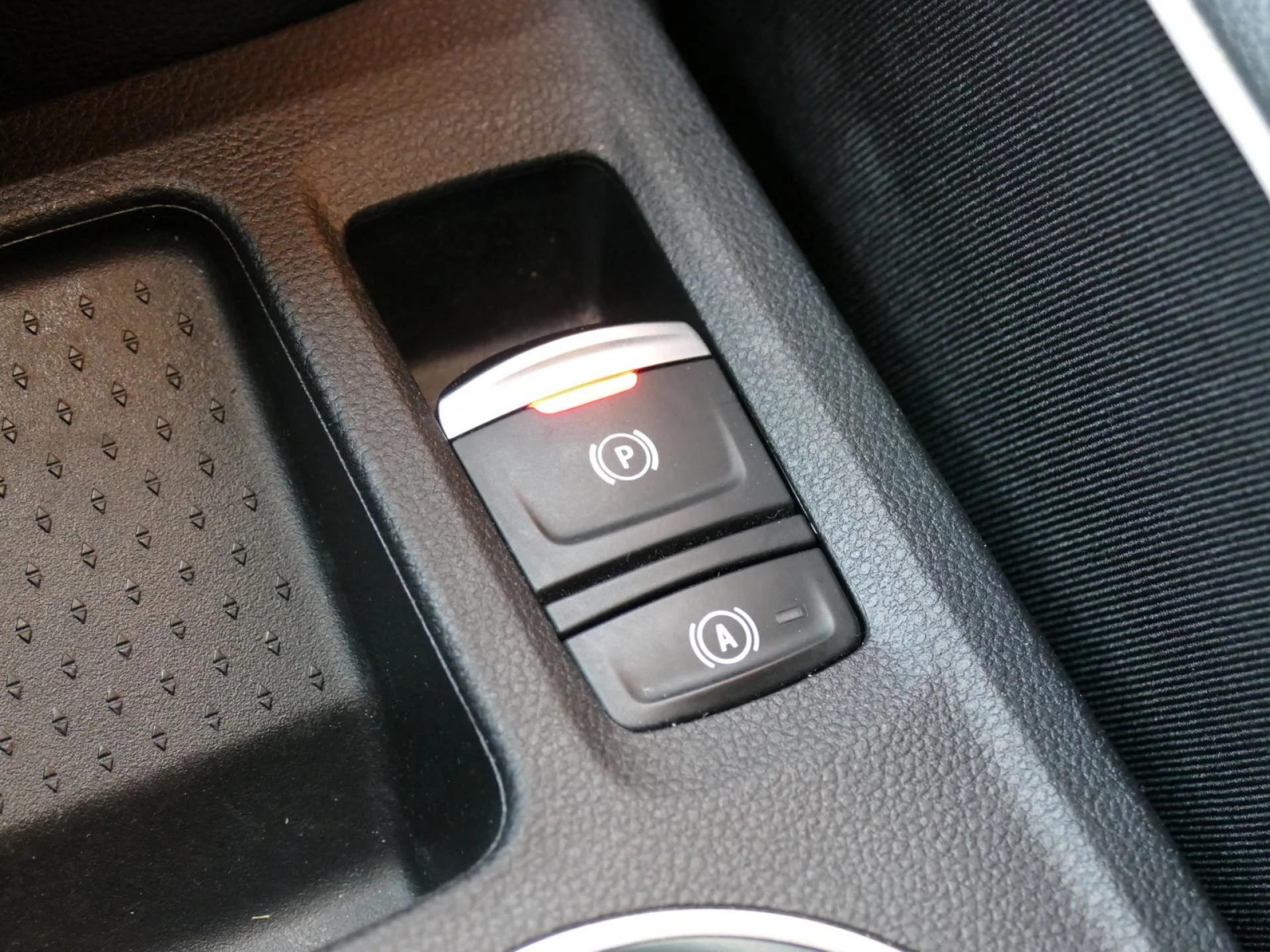 RENAULT CAPTUR - Miniature 22 sur 35 - Cliquer pour voir cette photo