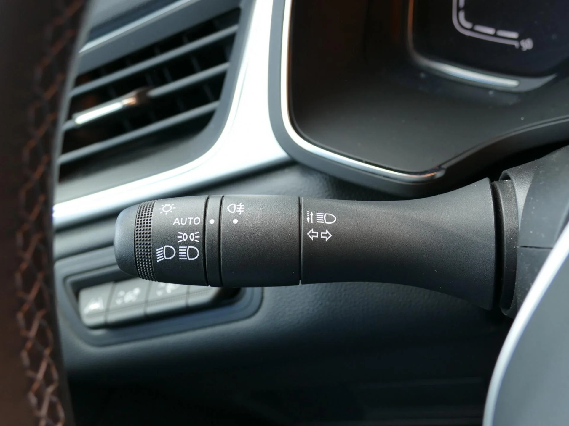 RENAULT CAPTUR - Miniature 27 sur 34 - Cliquer pour voir cette photo